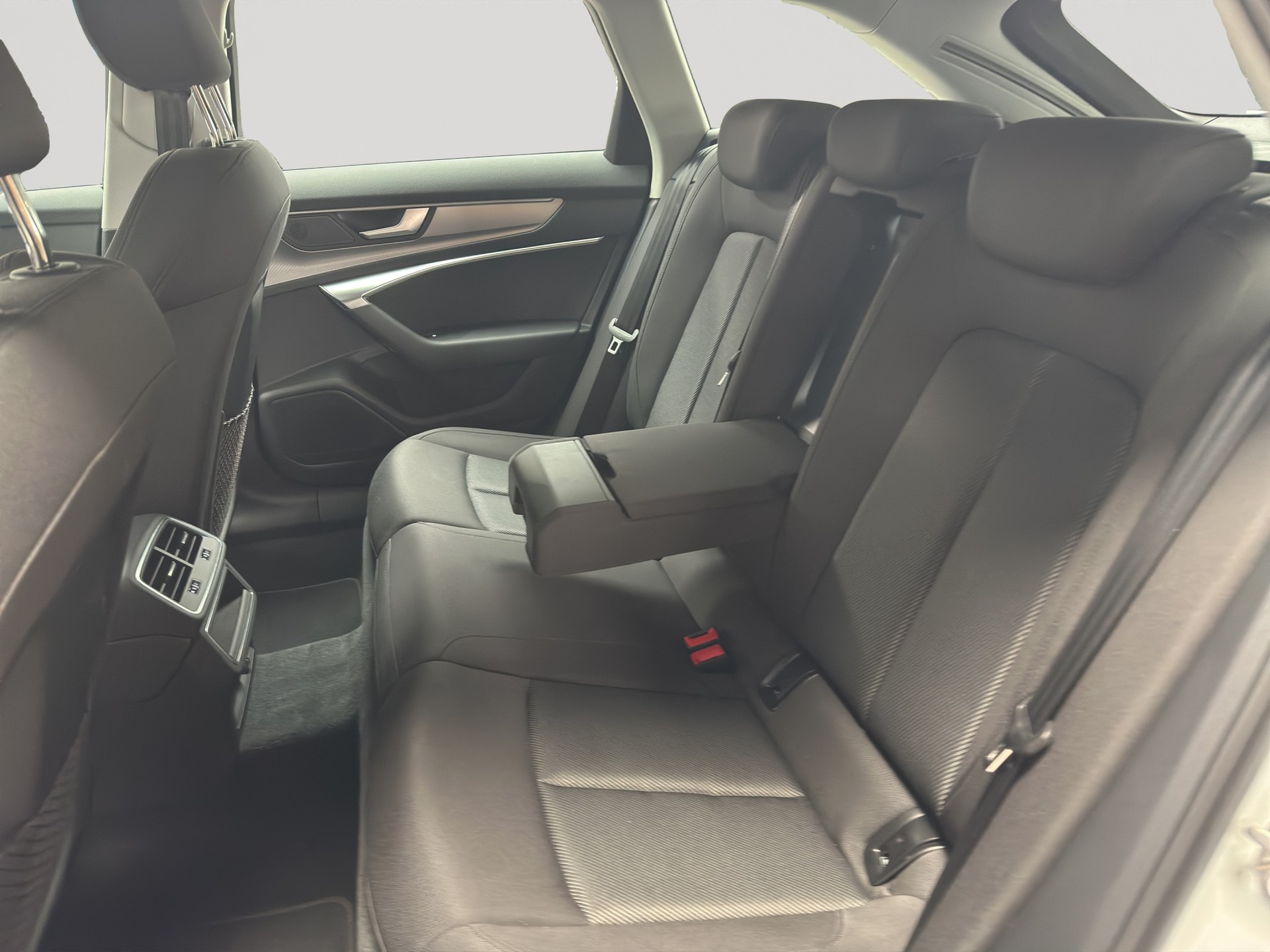 AUDI A6 Avant 40 TDI Sport S-tronic-image-7