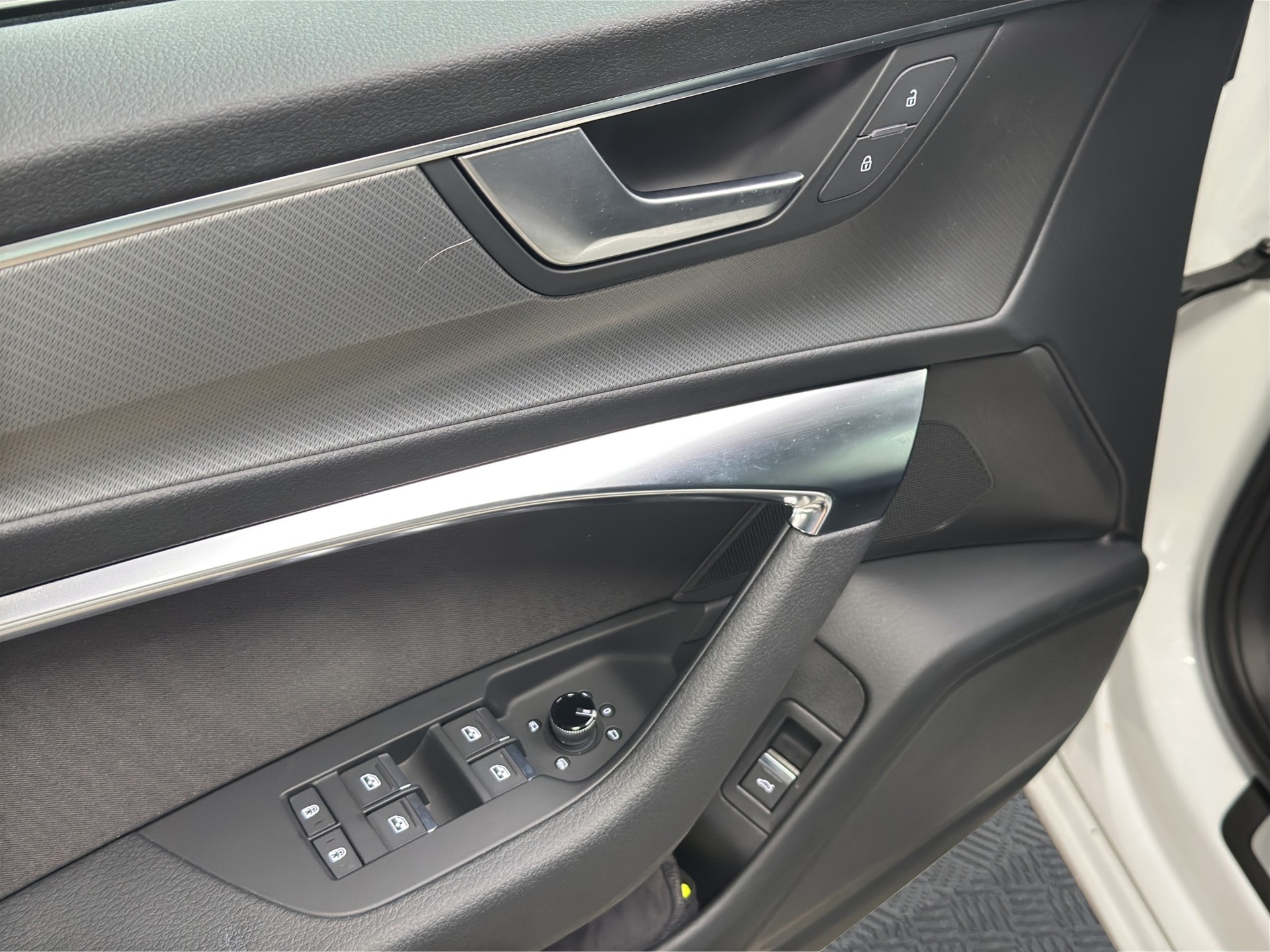 AUDI A6 Avant 40 TDI Sport S-tronic-image-8