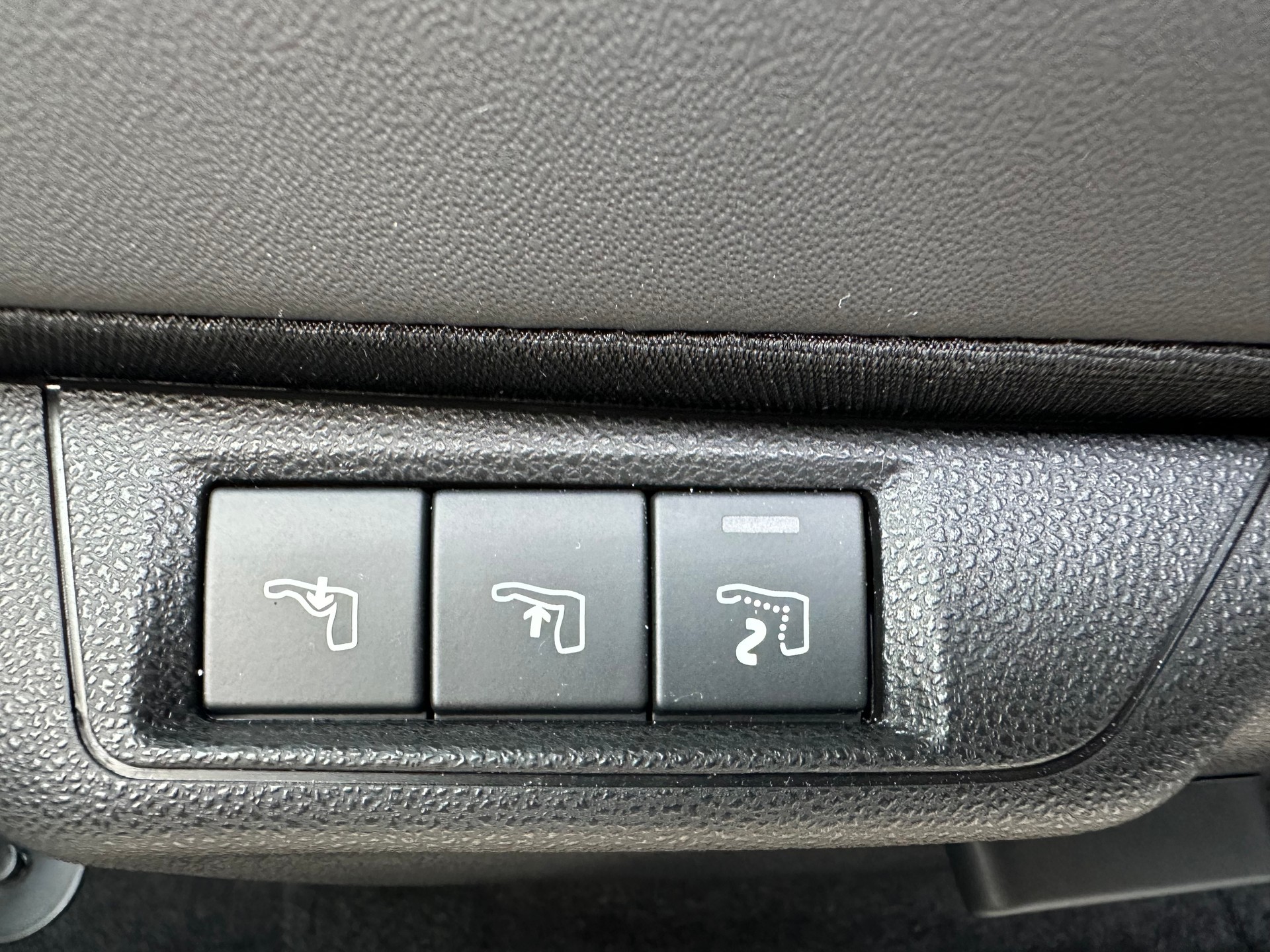 FIAT FIAT 600 1.2 Hybrid 145 Sport-image-9