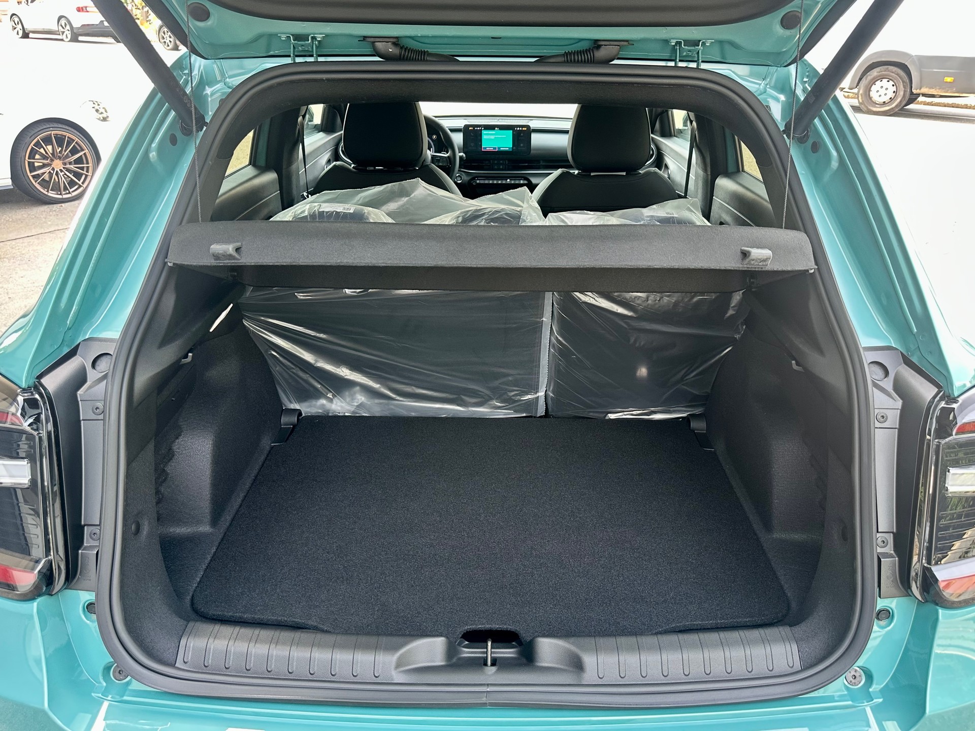 FIAT FIAT 600 1.2 Hybrid 145 Sport-image-16