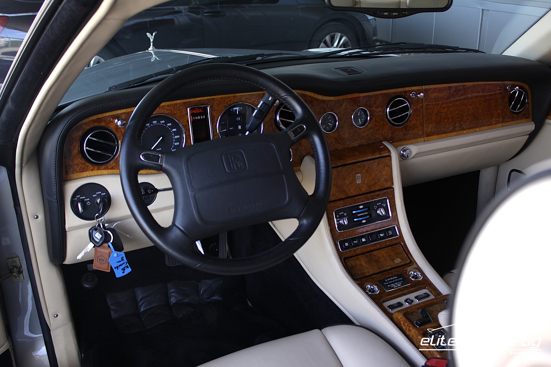 ROLLS-ROYCE Corniche Last of Line Nr. 52 of 56-image-13