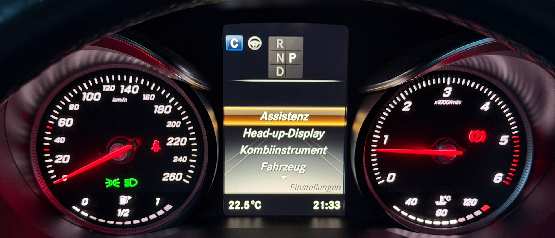 MERCEDES-BENZ GLC 250 d AMG Line 4Matic 9G-Tronic-image-12