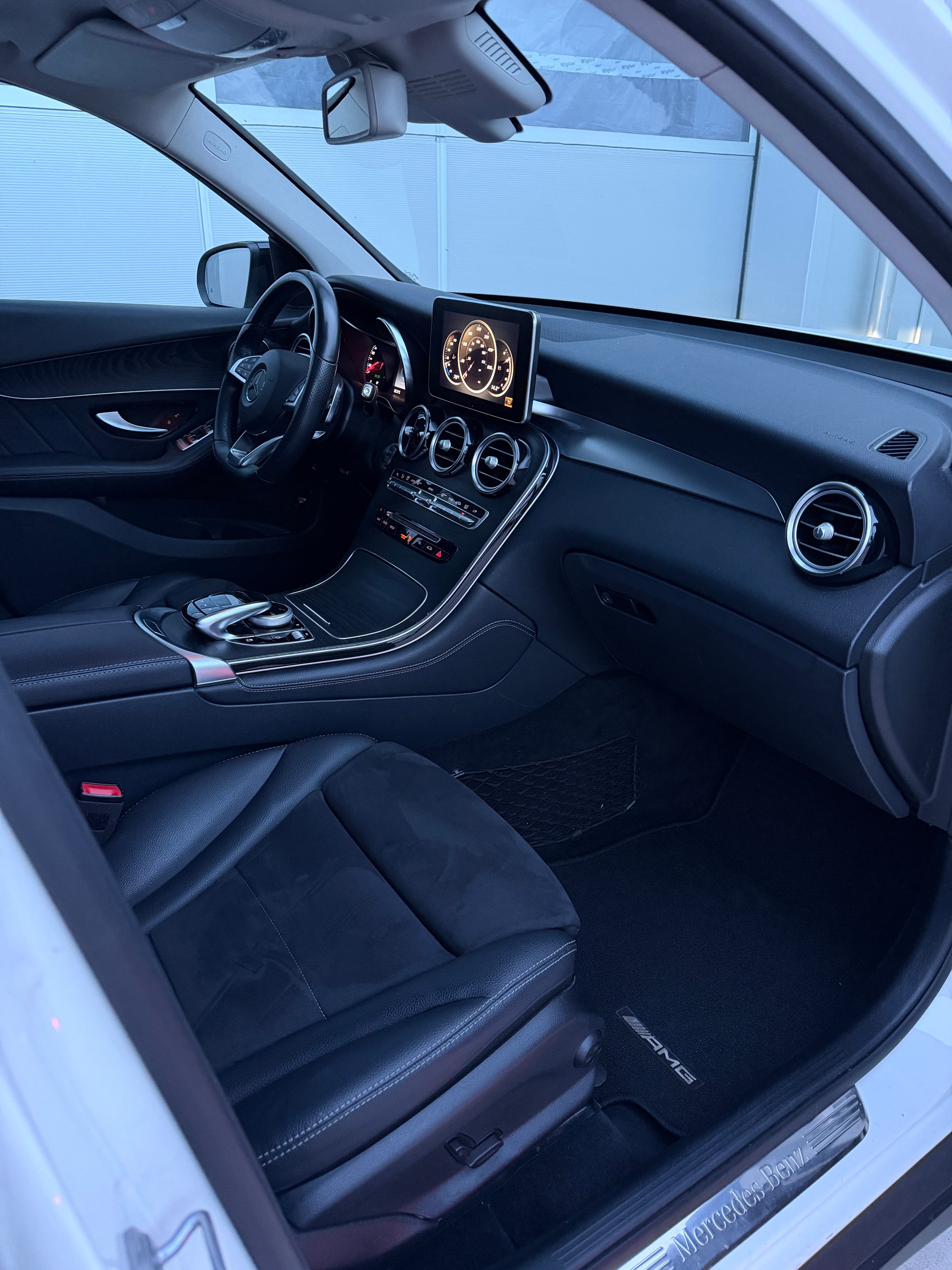 MERCEDES-BENZ GLC 250 d AMG Line 4Matic 9G-Tronic-image-9
