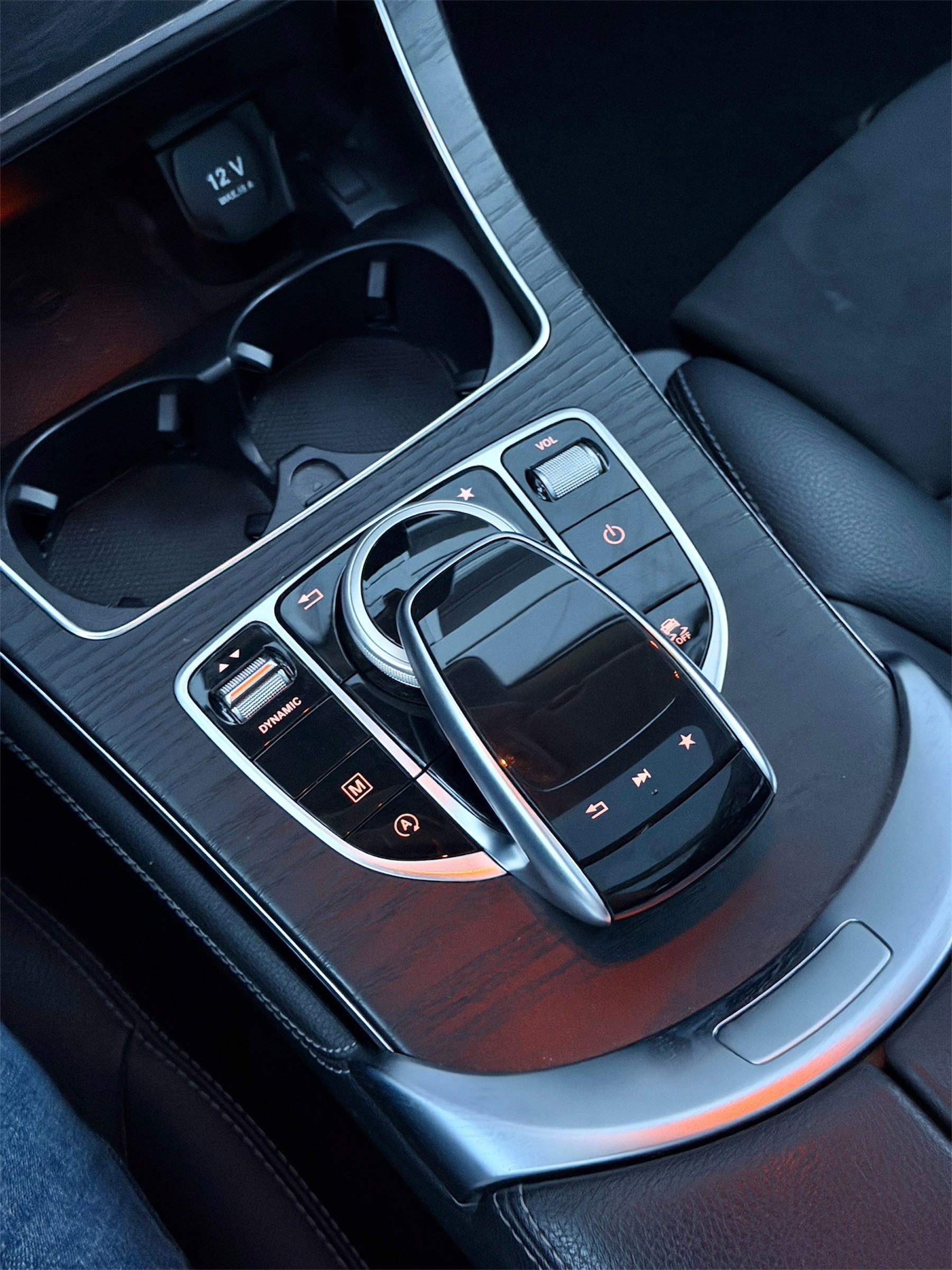 MERCEDES-BENZ GLC 250 d AMG Line 4Matic 9G-Tronic-image-9