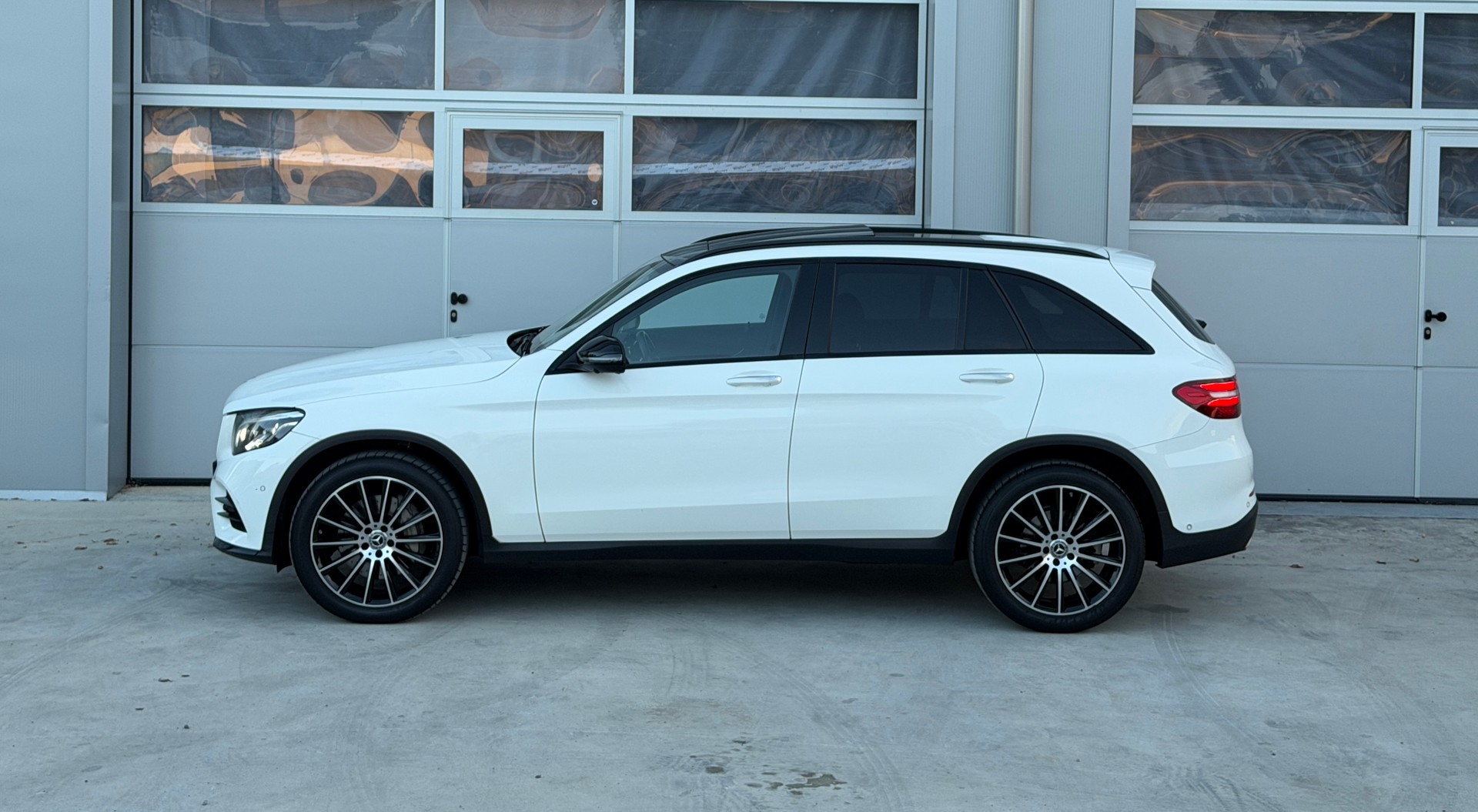 MERCEDES-BENZ GLC 250 d AMG Line 4Matic 9G-Tronic-image-1