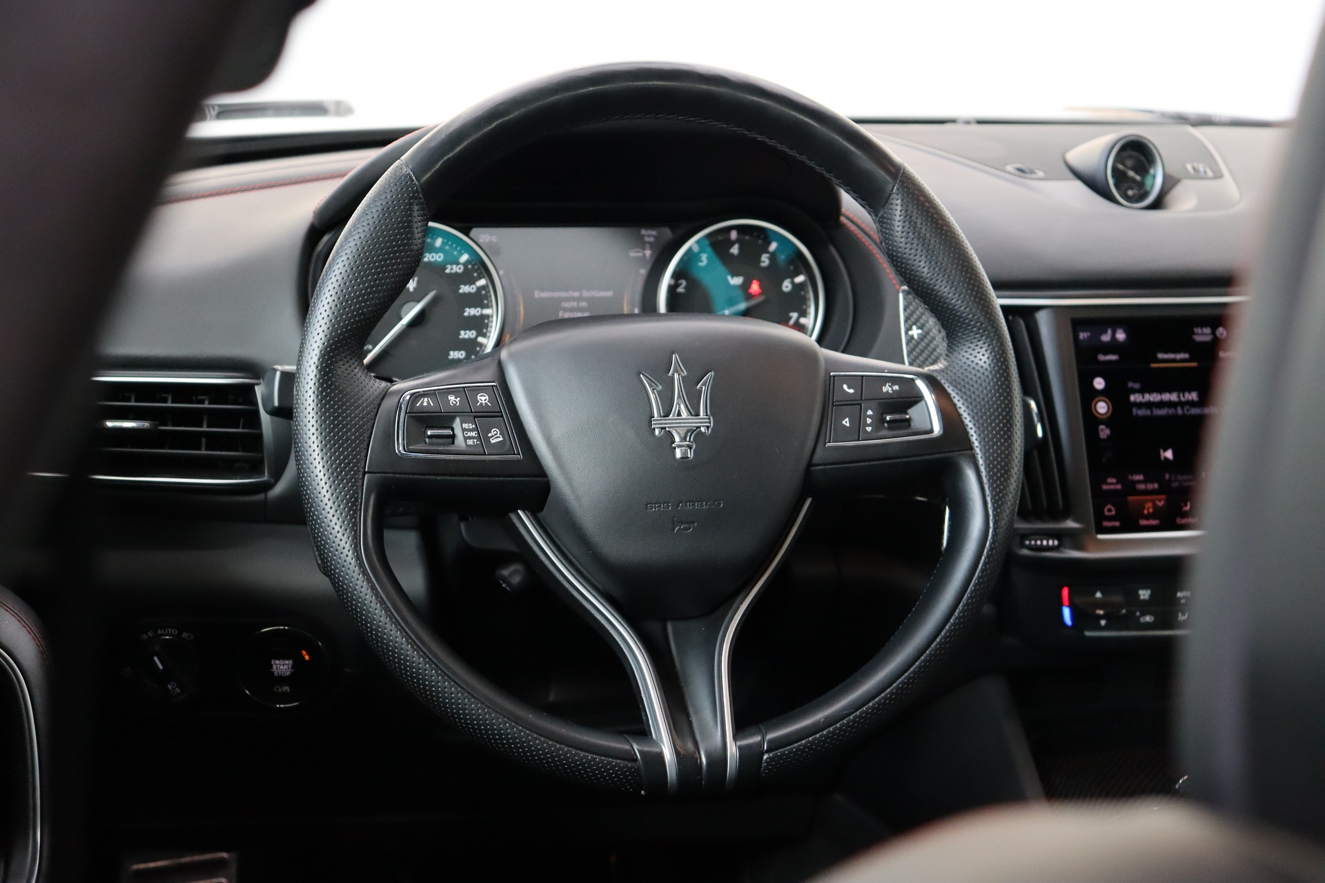 MASERATI Levante 3.8 V8 Trofeo Q4 Automatica-image-15