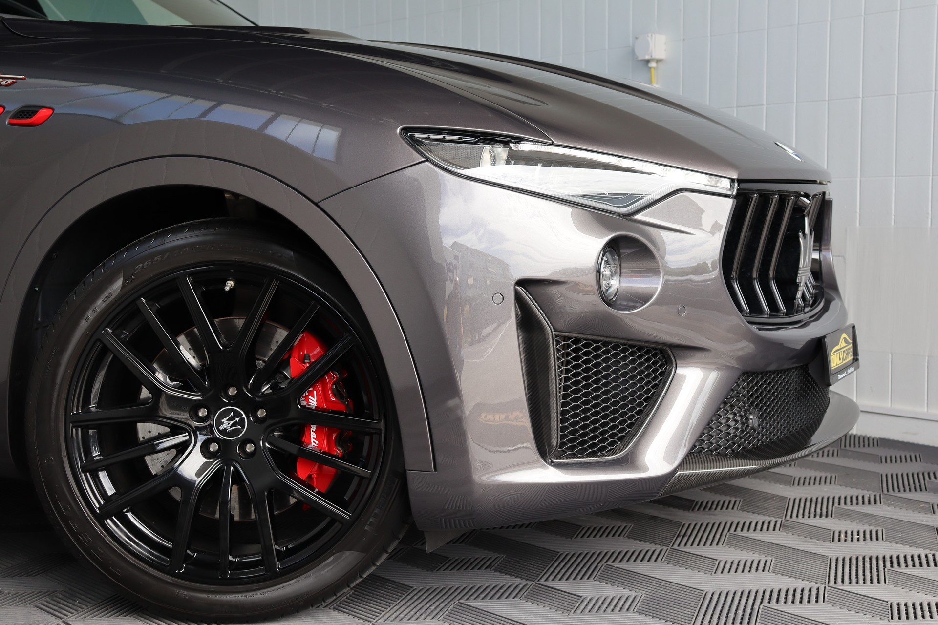 MASERATI Levante 3.8 V8 Trofeo Q4 Automatica-image-3