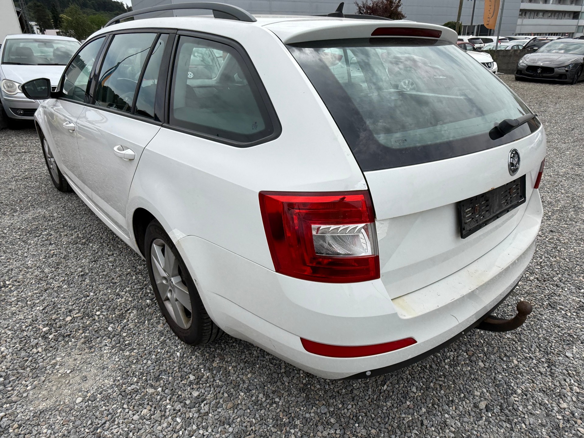 SKODA Octavia Combi 2.0 TDI Elegance 4x4 DSG-image-3