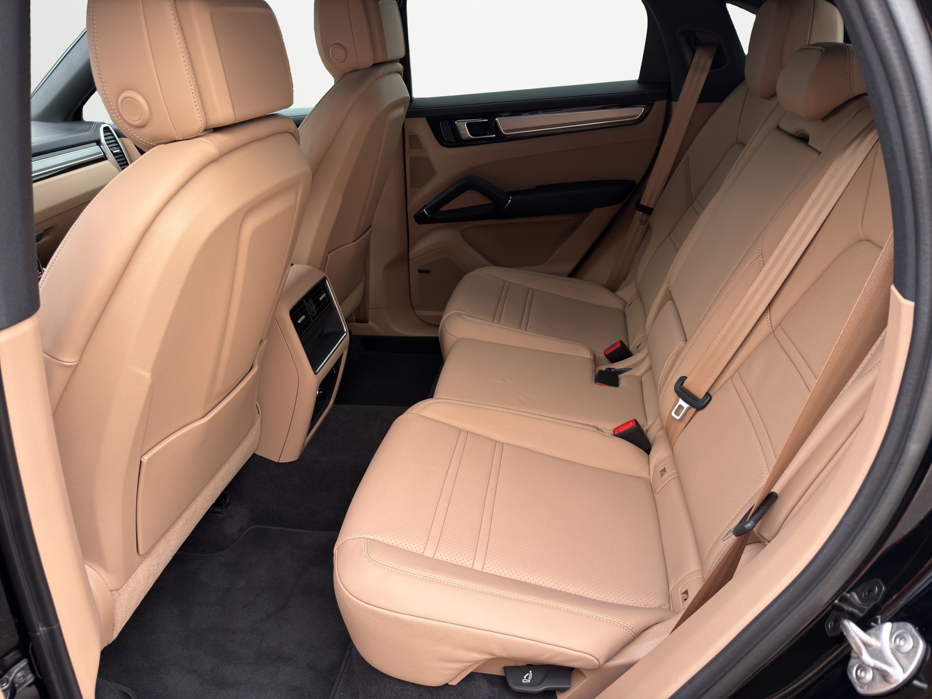 PORSCHE Cayenne Coupé 2.9 V6 S Platinum Edition-image-16