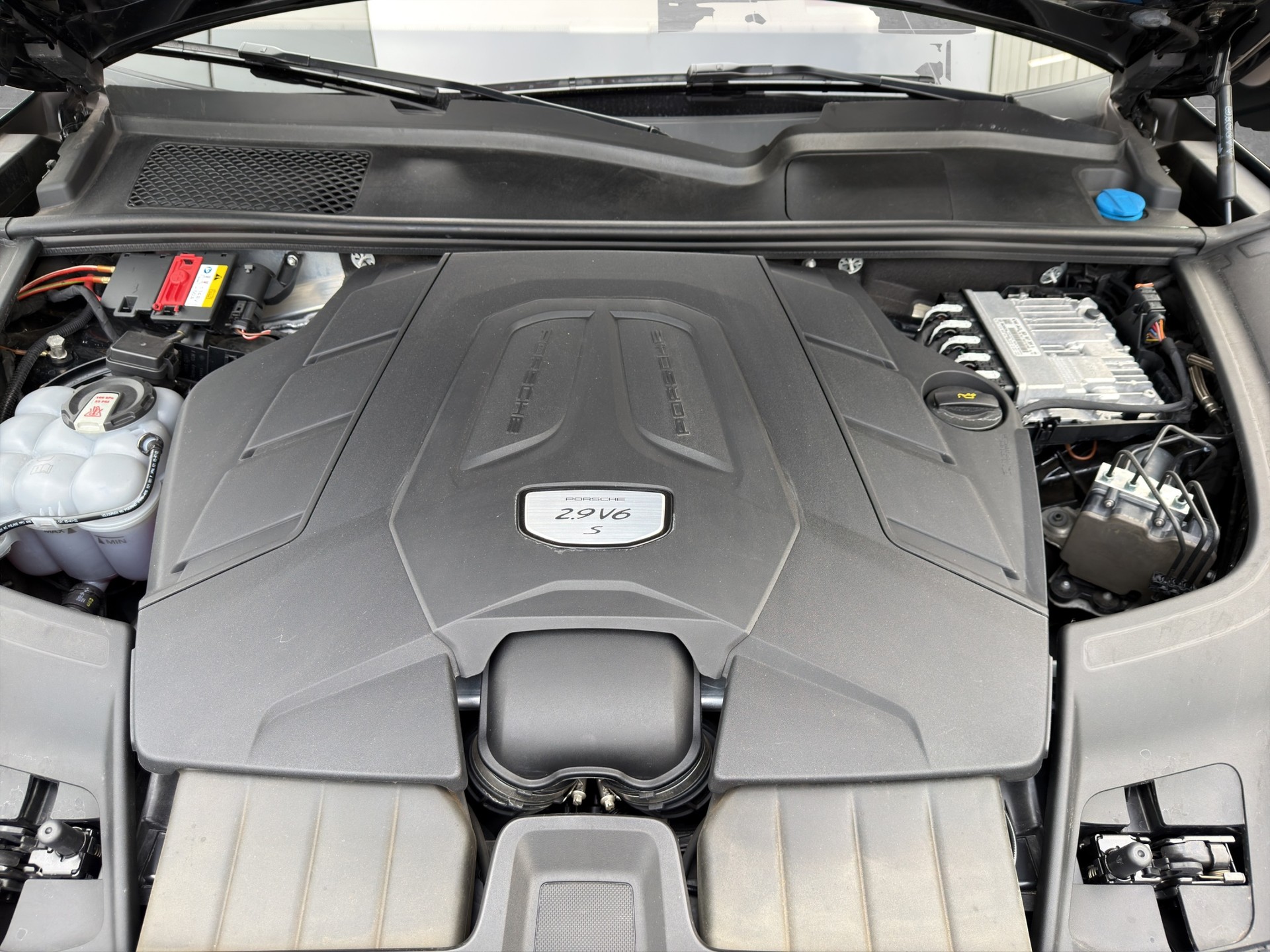 PORSCHE Cayenne Coupé 2.9 V6 S Platinum Edition-image-28