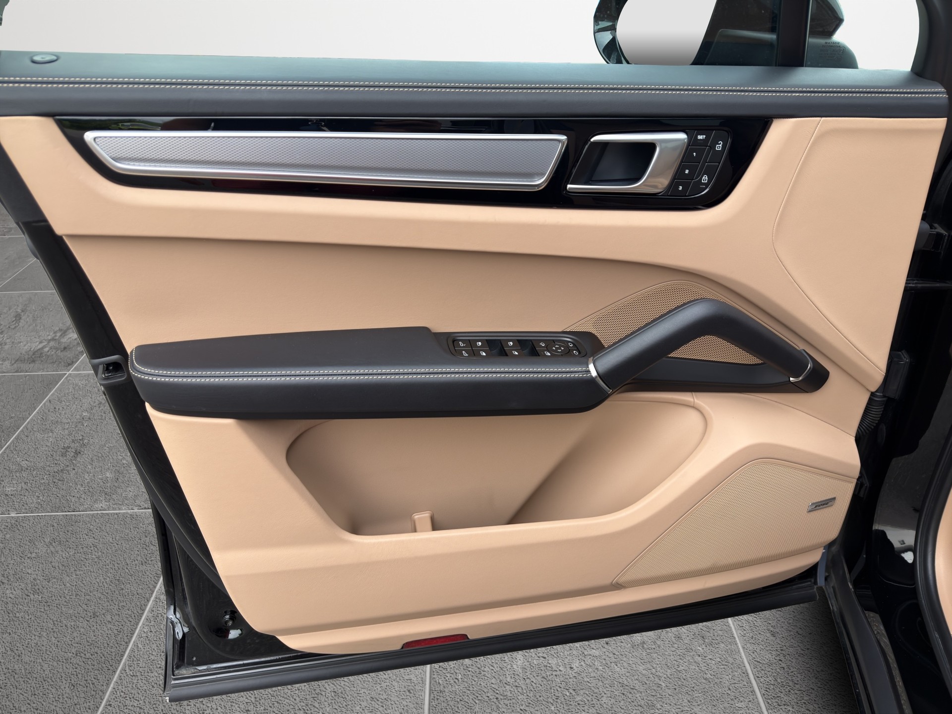 PORSCHE Cayenne Coupé 2.9 V6 S Platinum Edition-image-9