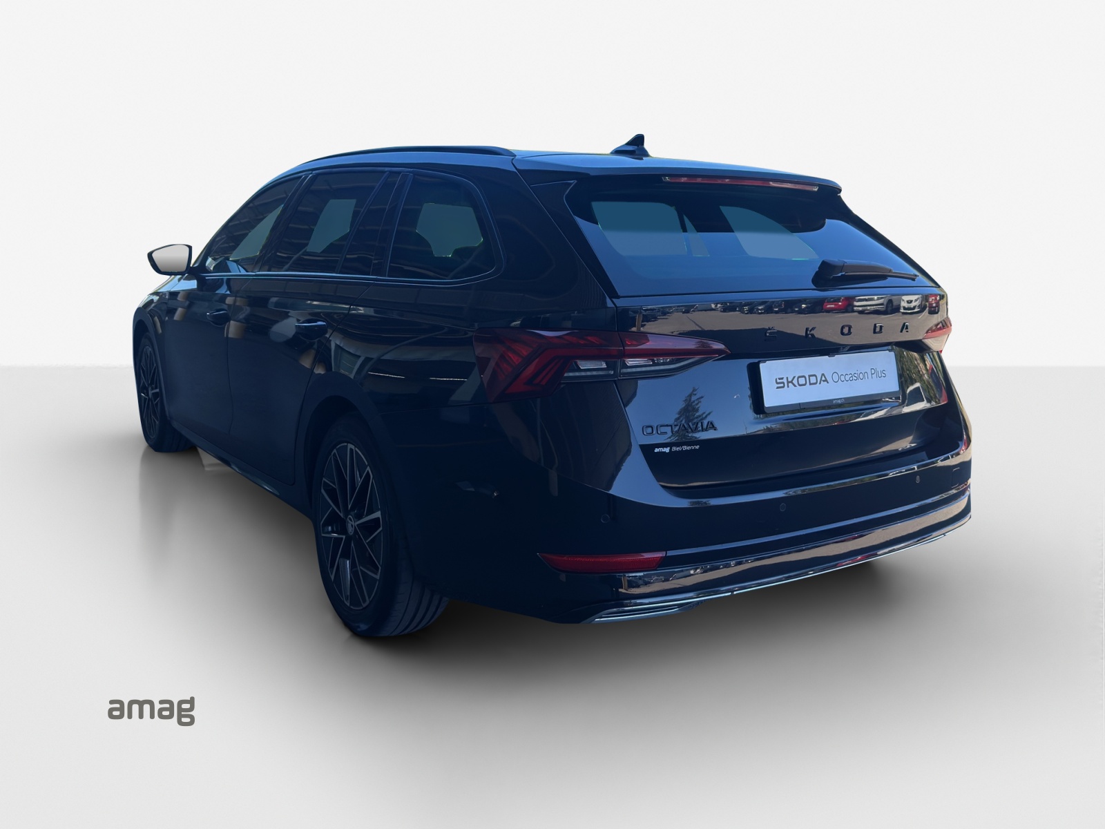SKODA Octavia Combi 2.0 TDI DSG SportLine 4x4-image-2