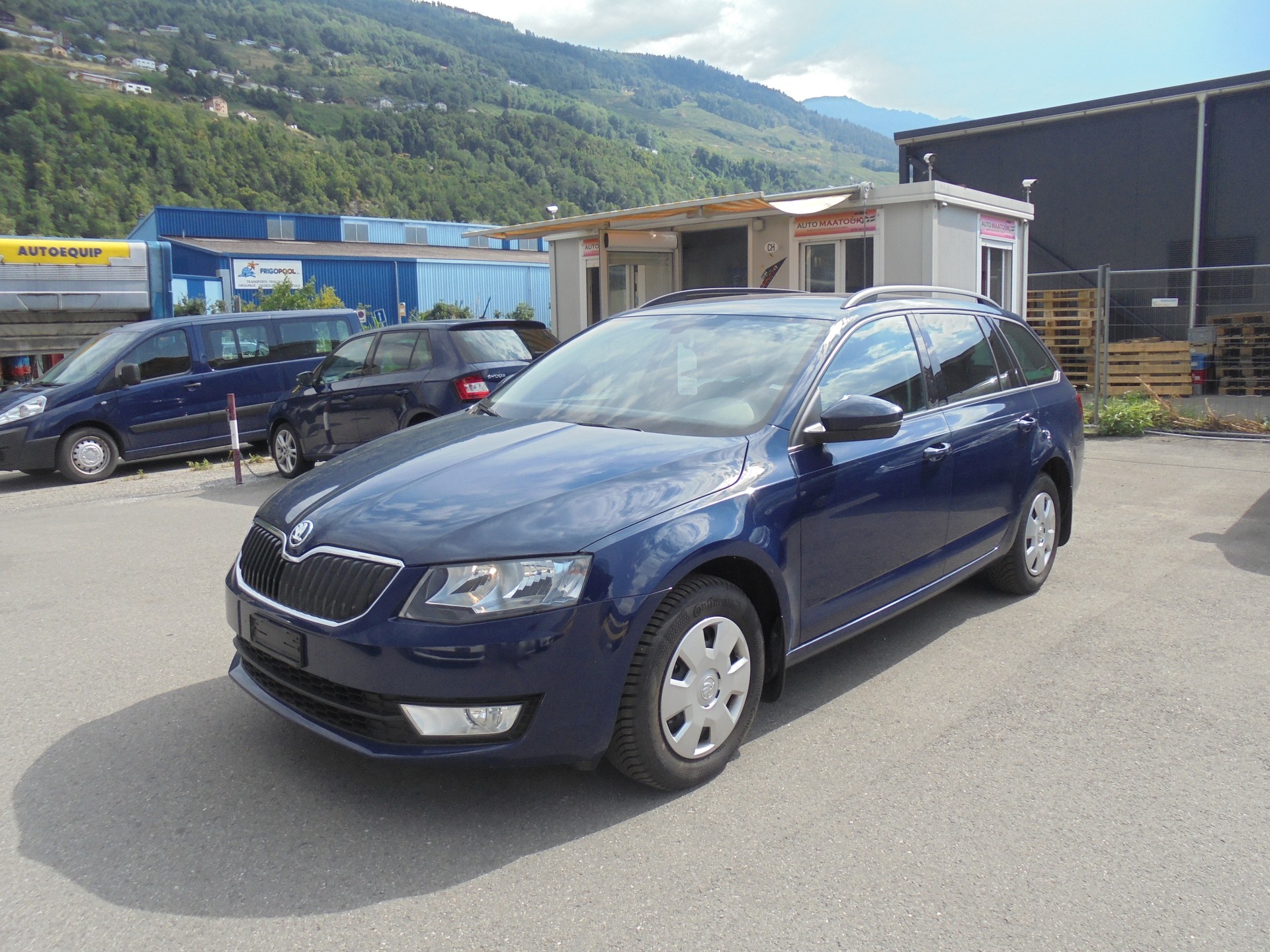 SKODA Octavia Combi 1.6 TDI Ambition 4x4-image-1