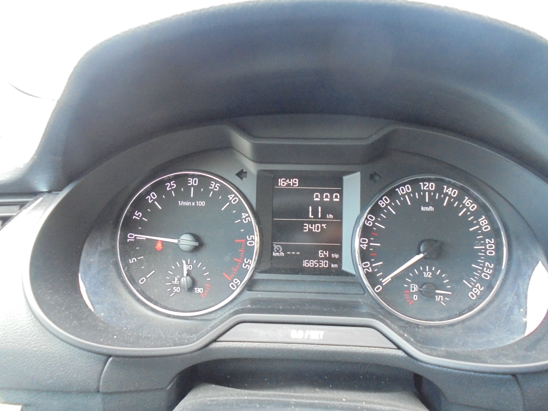 SKODA Octavia Combi 1.6 TDI Ambition 4x4-image-7