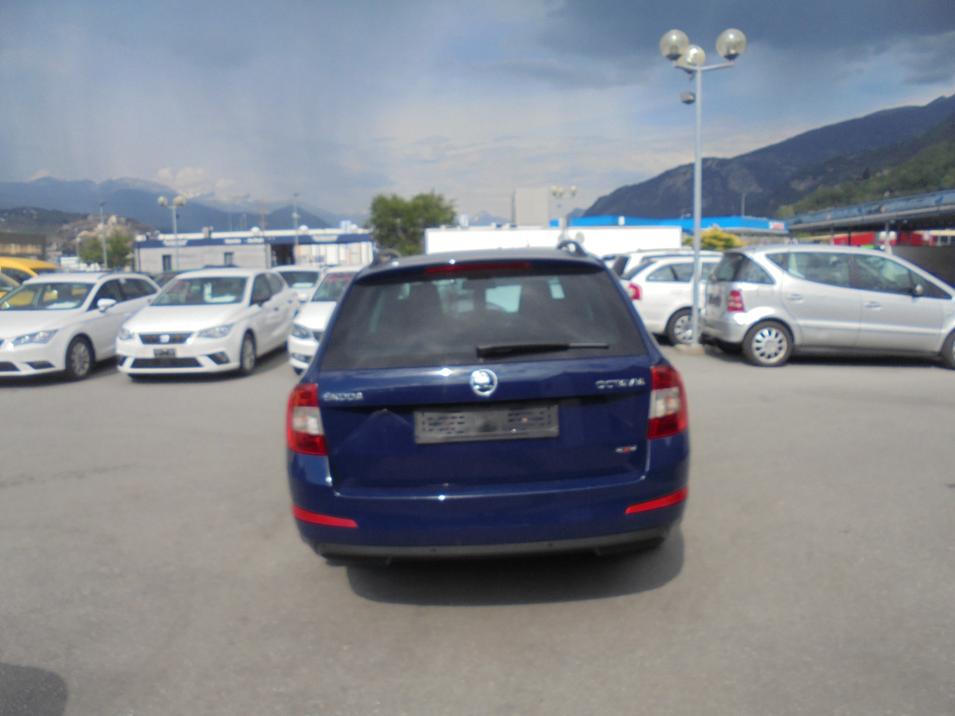 SKODA Octavia Combi 1.6 TDI Ambition 4x4-image-4