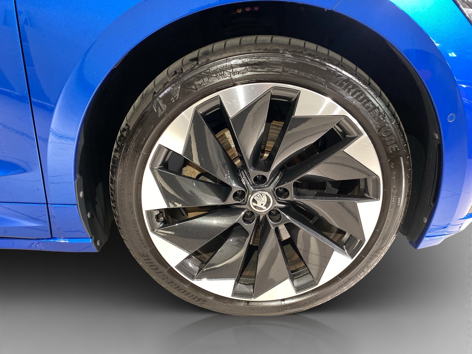 SKODA Enyaq iV 80 SportLine Ultra-image-16