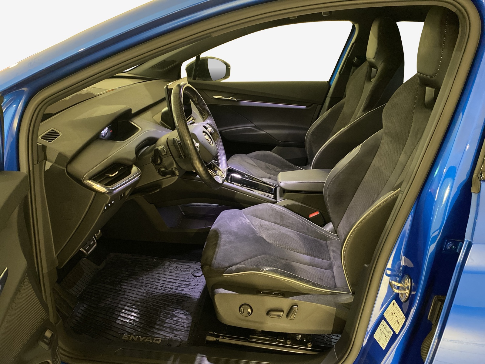 SKODA Enyaq iV 80 SportLine Ultra-image-8