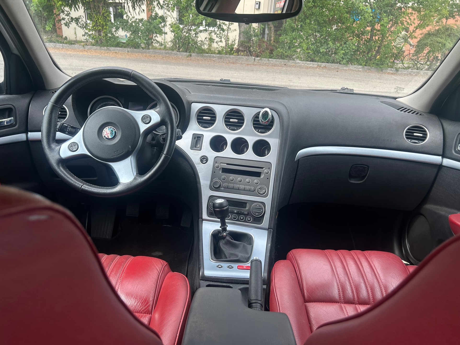 ALFA ROMEO 159 Sportwagon 1.9 JTD Progression-image-10