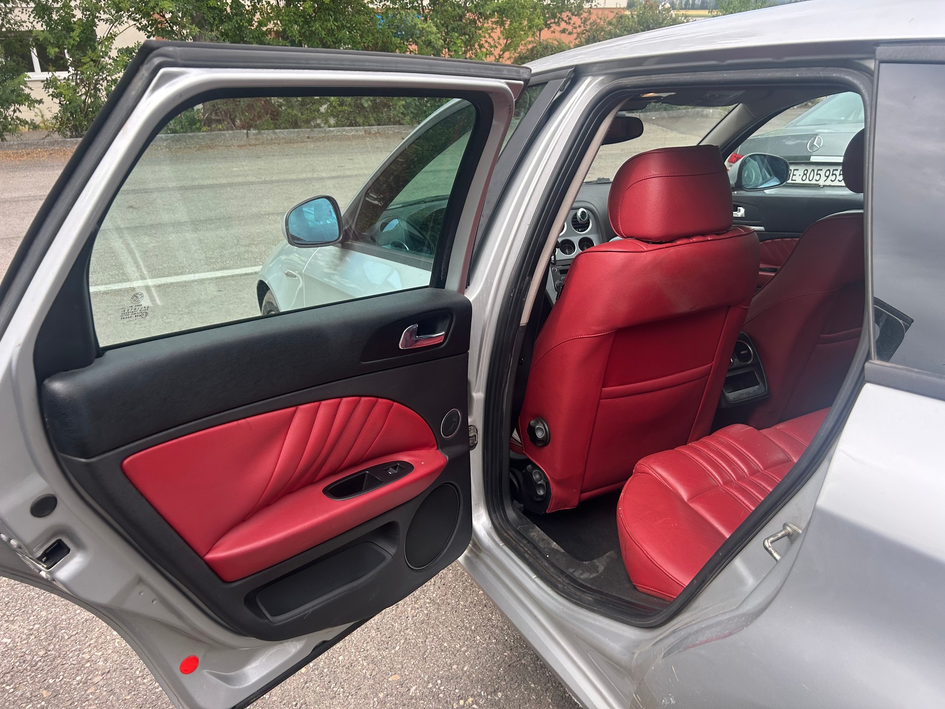ALFA ROMEO 159 Sportwagon 1.9 JTD Progression-image-12