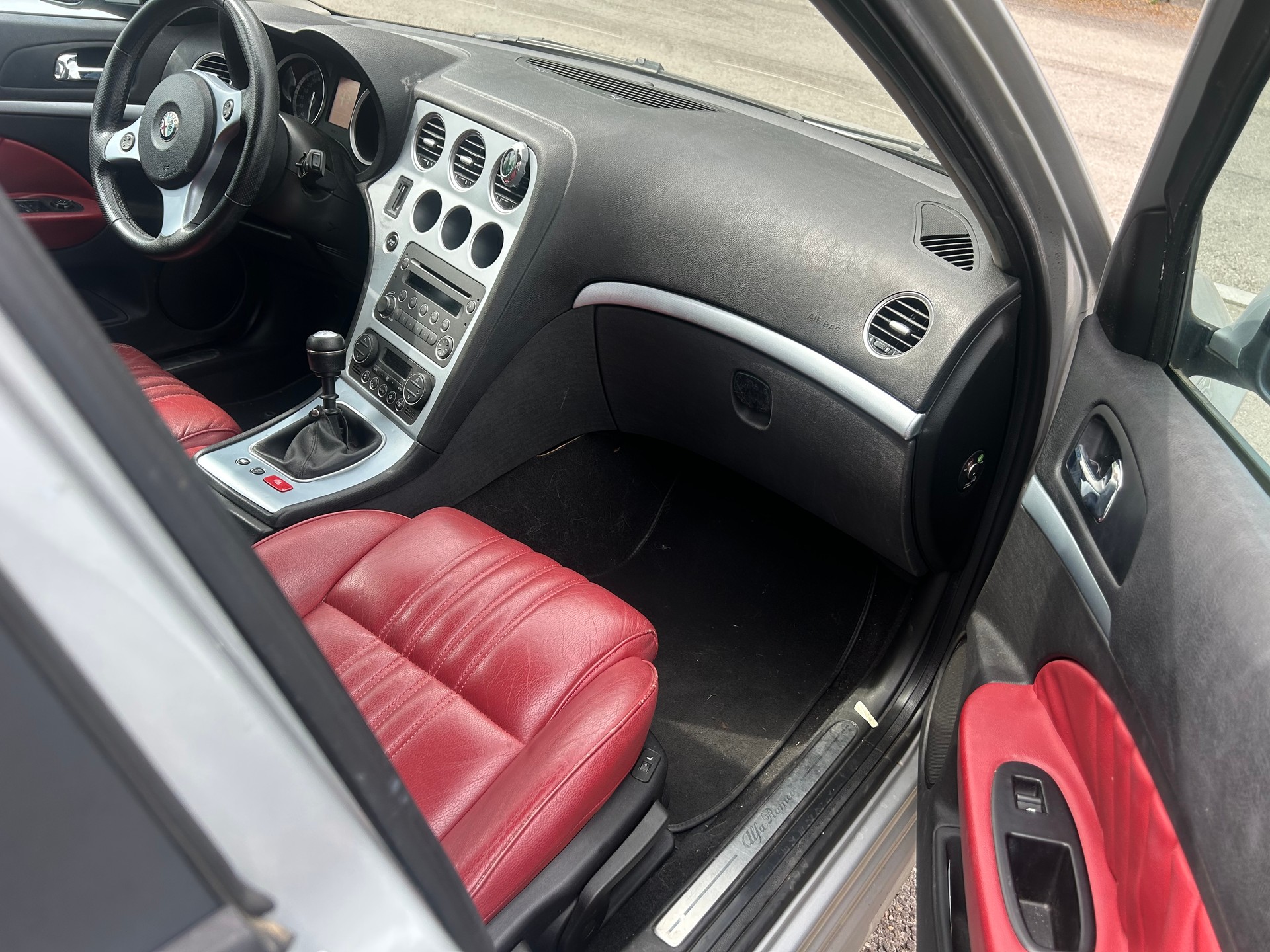 ALFA ROMEO 159 Sportwagon 1.9 JTD Progression-image-14