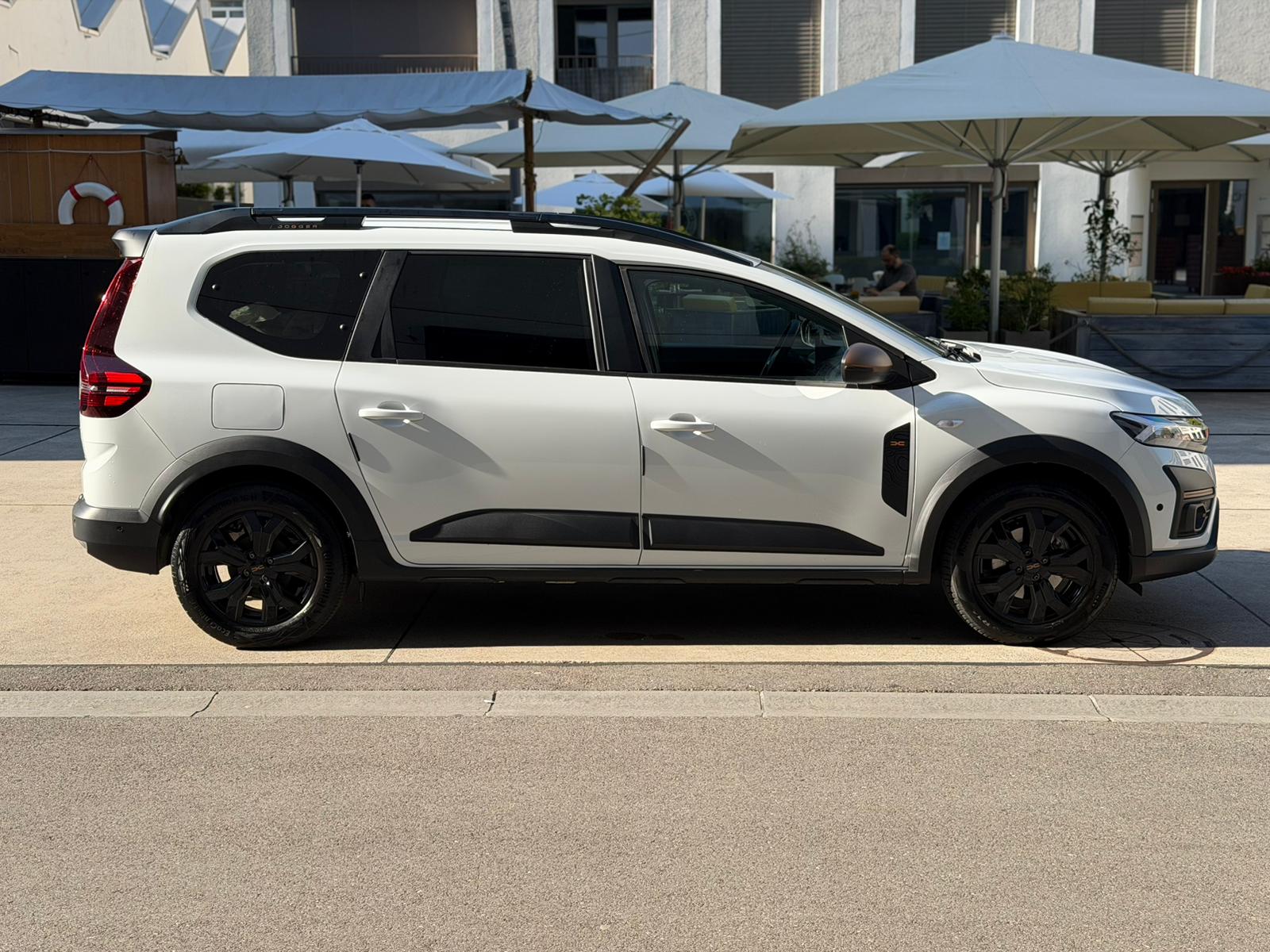 DACIA Jogger HEV 140 Extreme-image-5