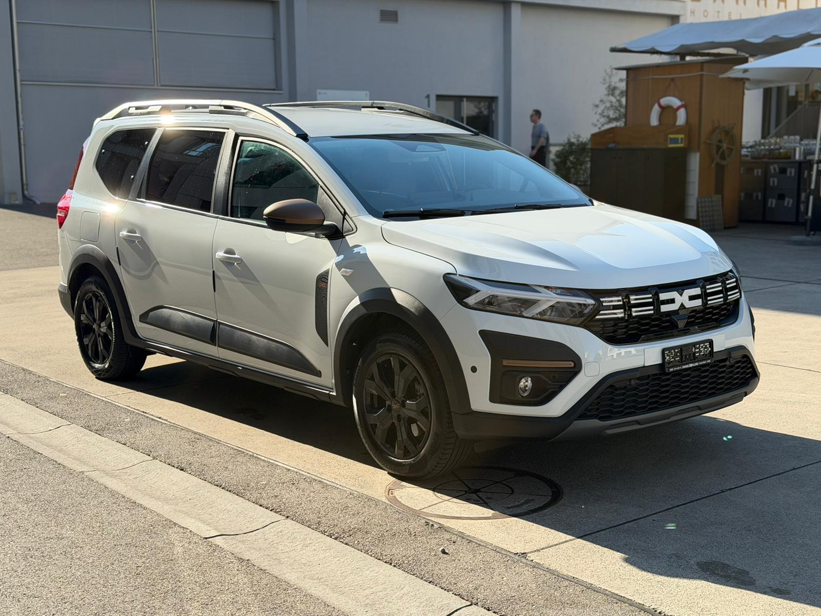 DACIA Jogger HEV 140 Extreme-image-6
