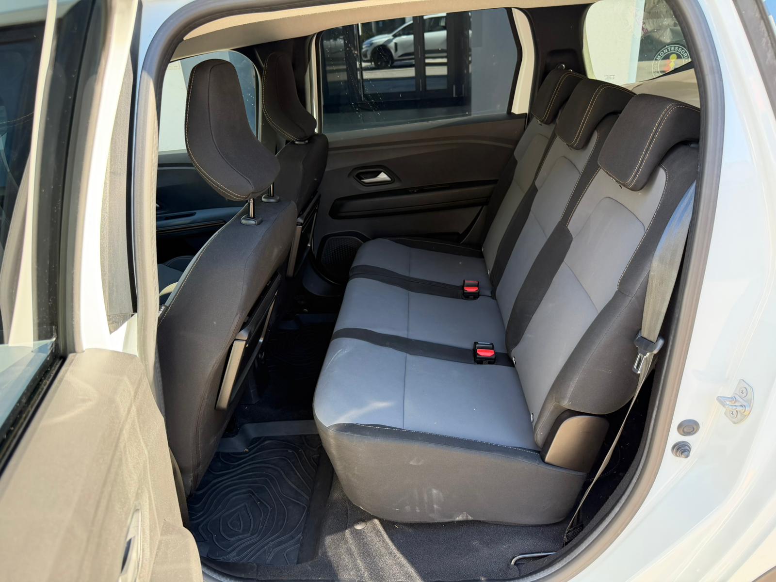 DACIA Jogger HEV 140 Extreme-image-10