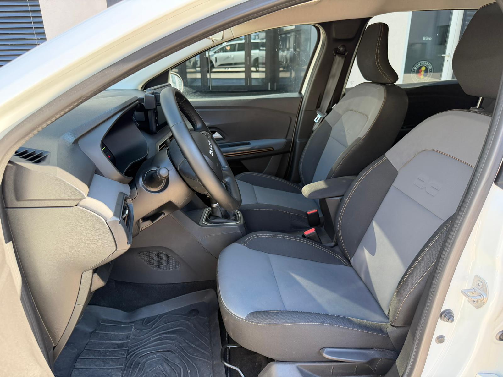 DACIA Jogger HEV 140 Extreme-image-9