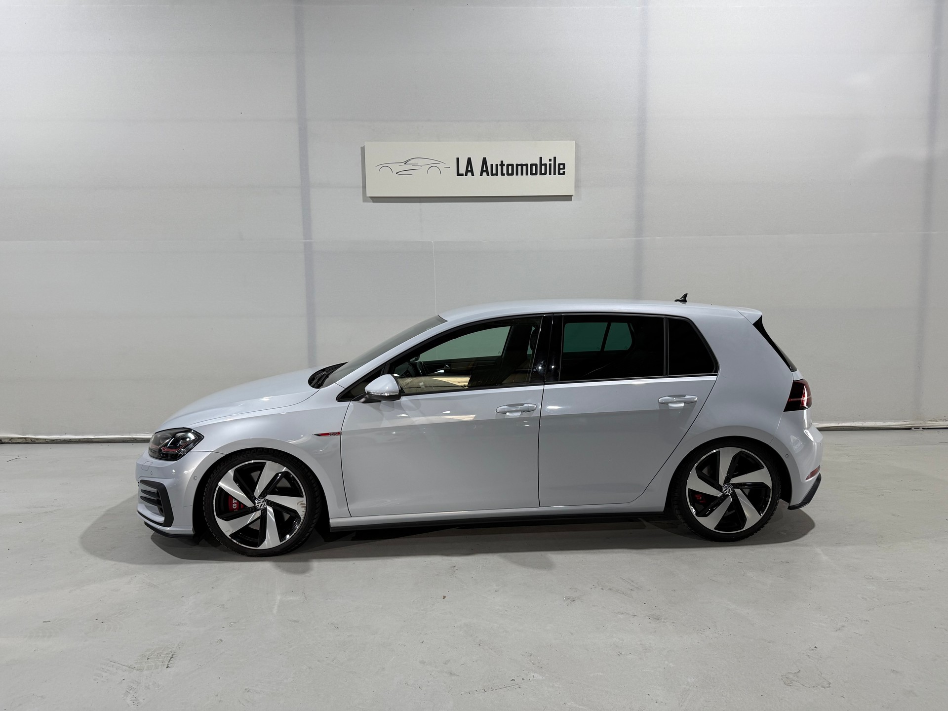 VW Golf 2.0 TSI GTI Performance DSG (CH Fahrzeug)-image-2