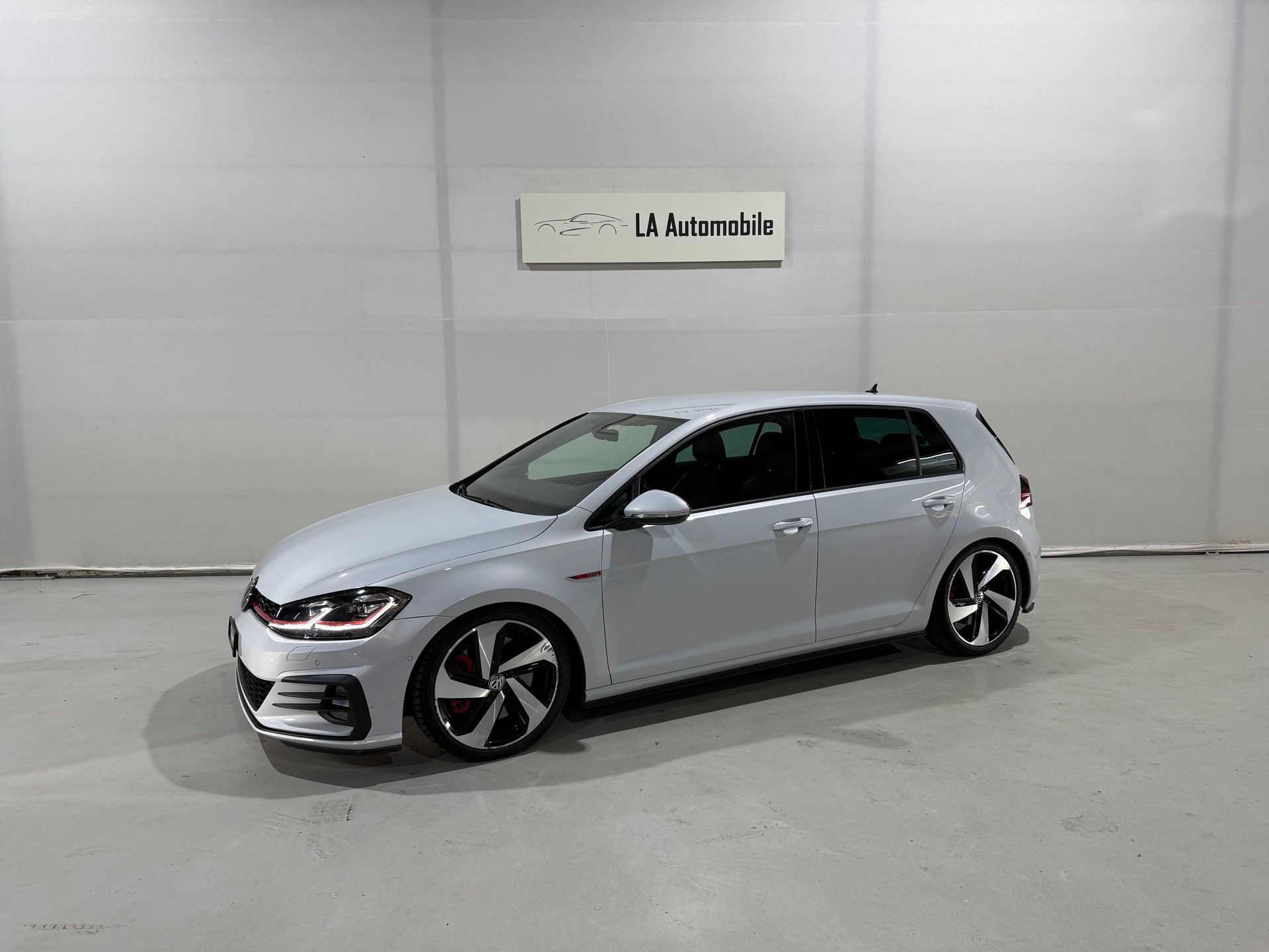 VW Golf 2.0 TSI GTI Performance DSG (CH Fahrzeug)-image-1