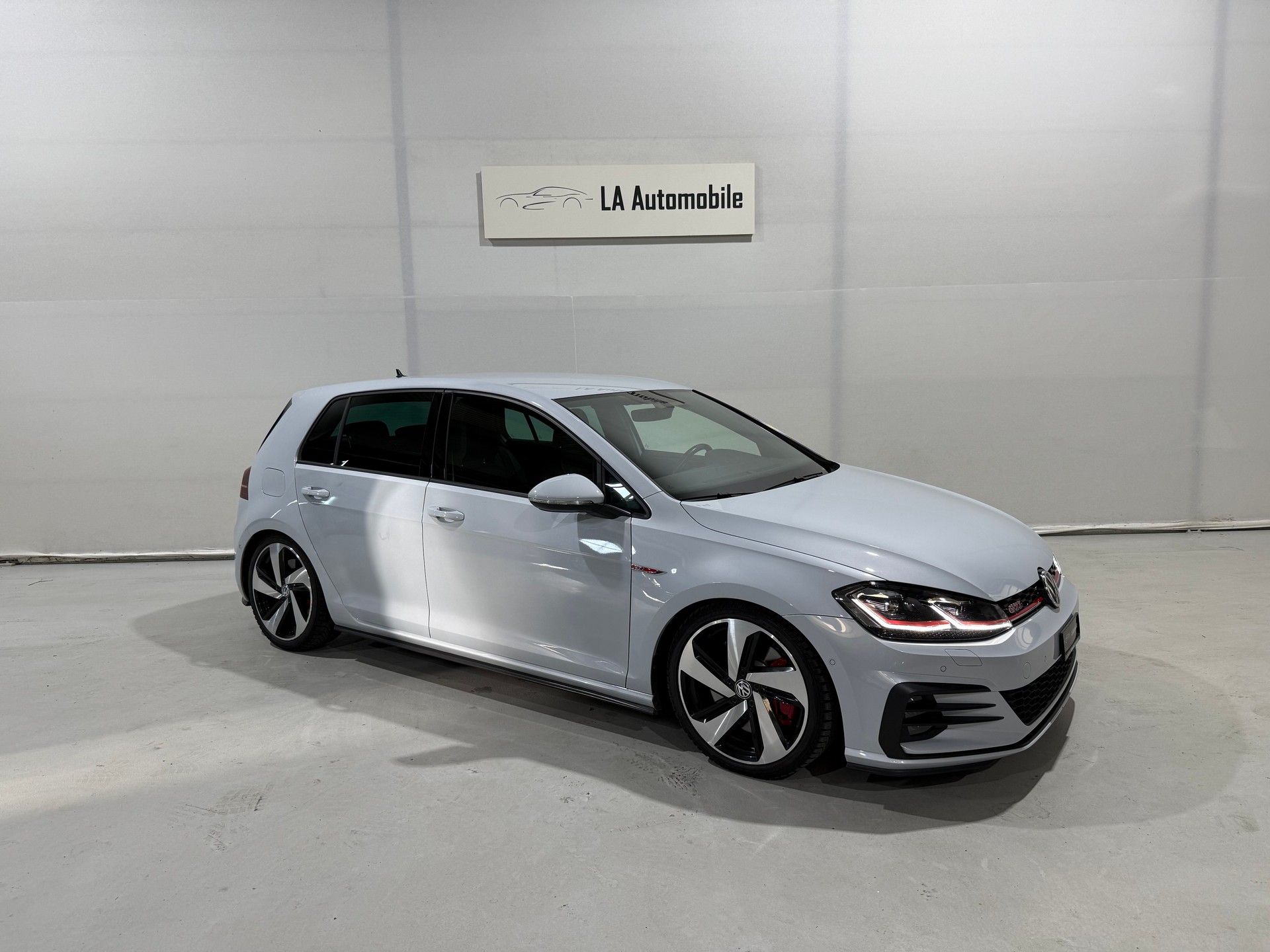 VW Golf 2.0 TSI GTI Performance DSG (CH Fahrzeug)-image-5