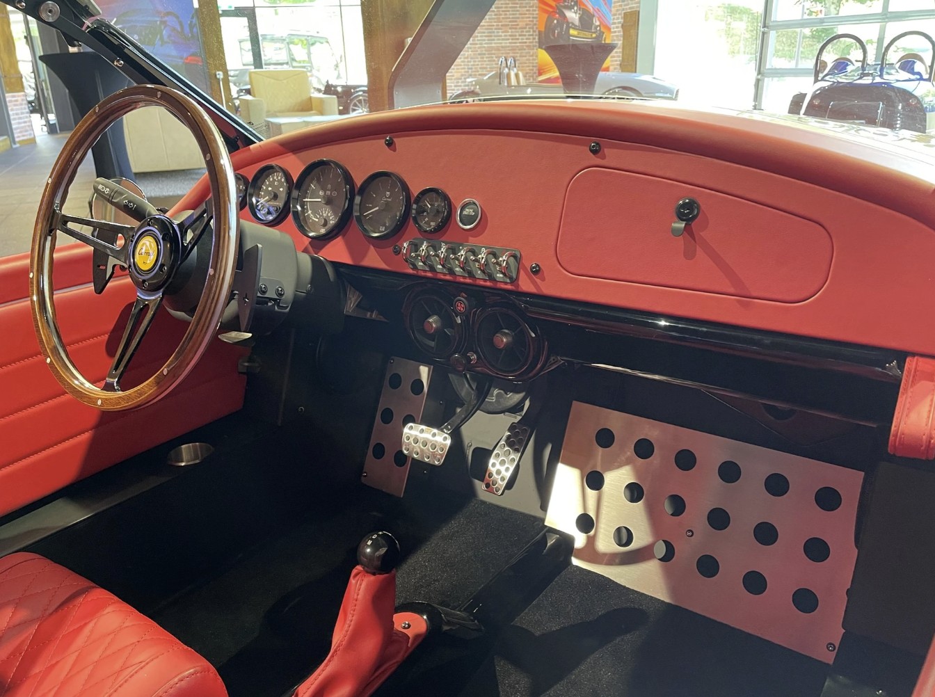 VANDERHALL Carmel GTS-image-11