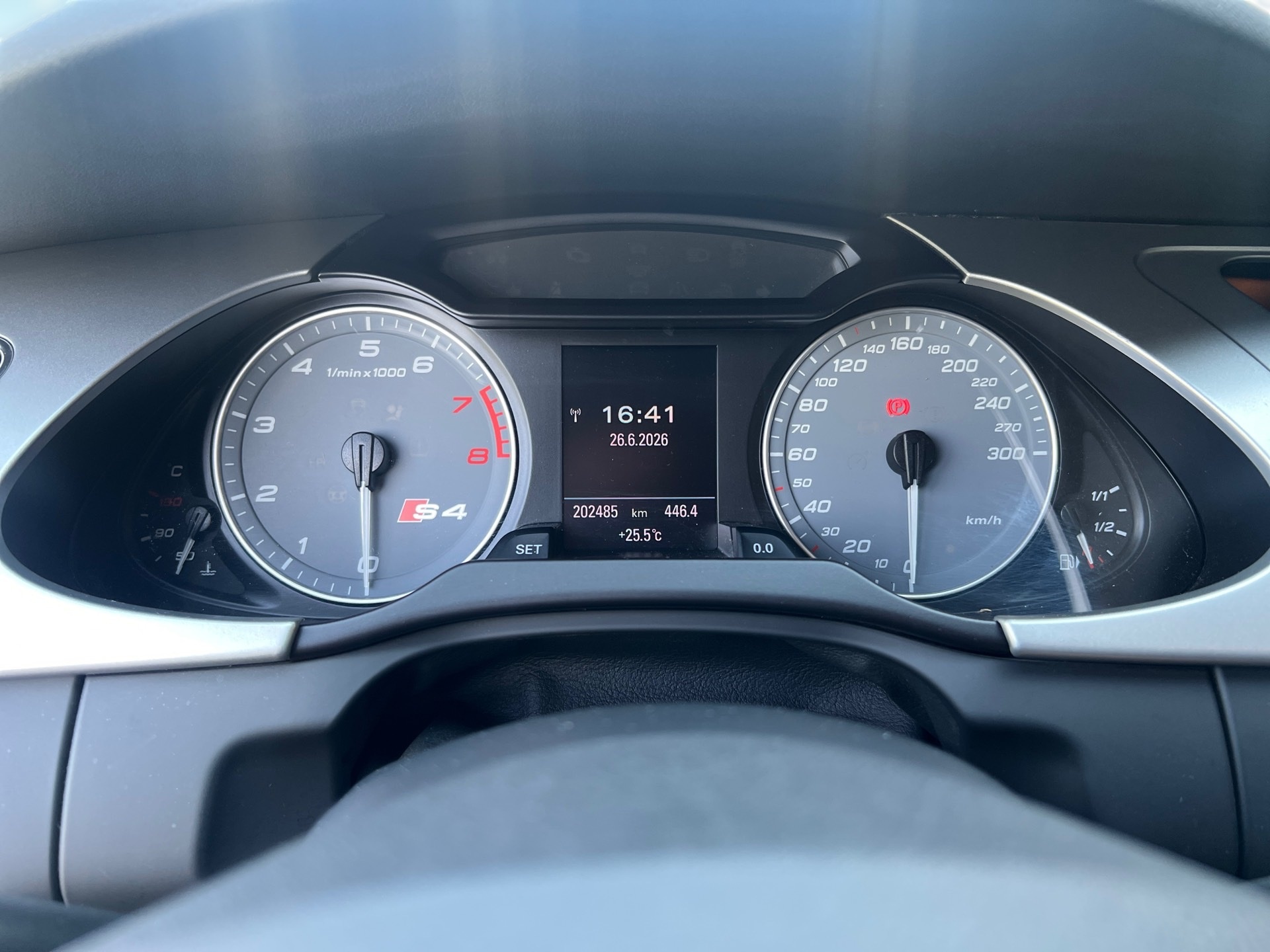 AUDI S4 Avant 3.0 TFSI quattro S-tronic-image-6