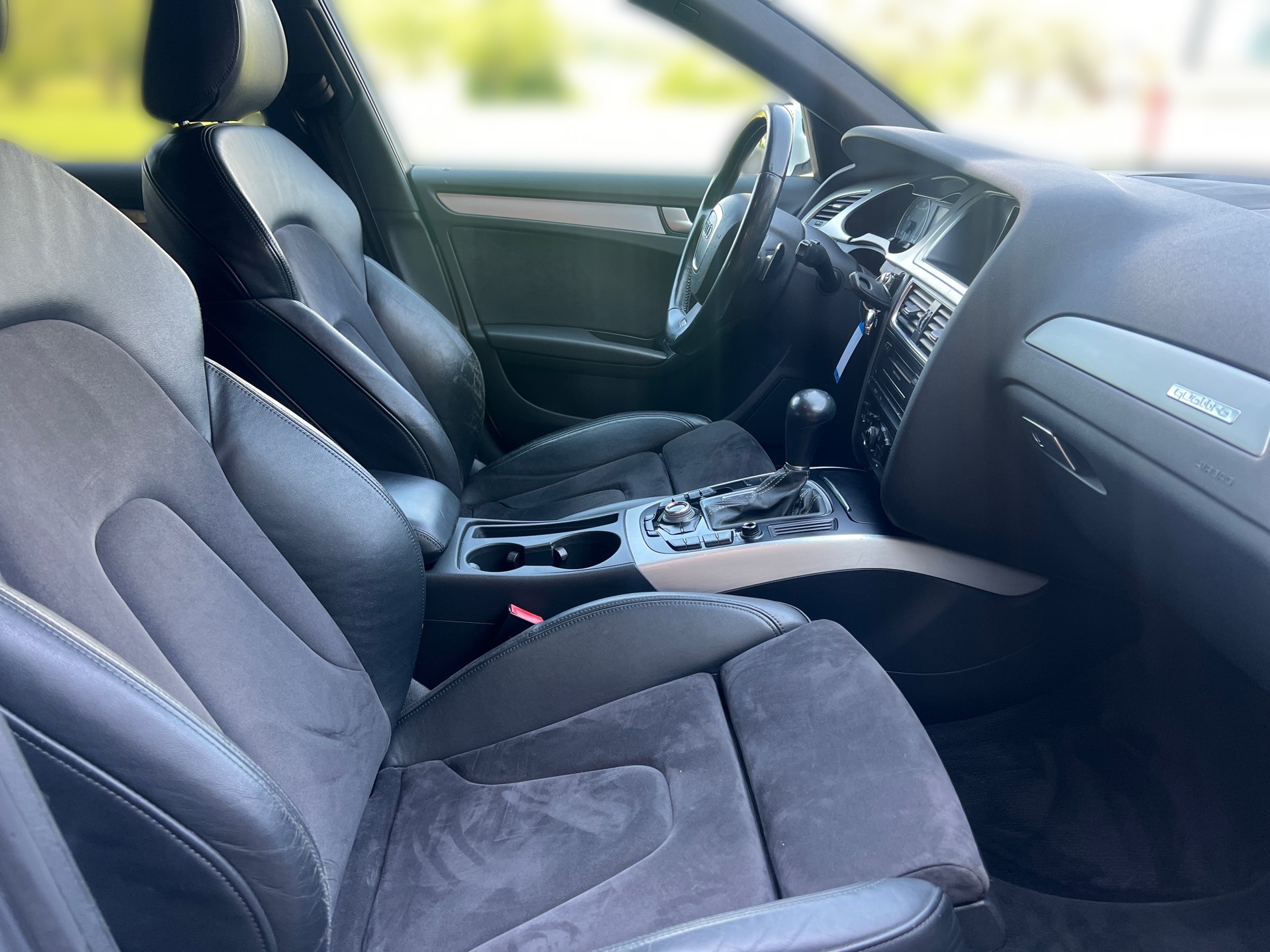 AUDI S4 Avant 3.0 TFSI quattro S-tronic-image-12