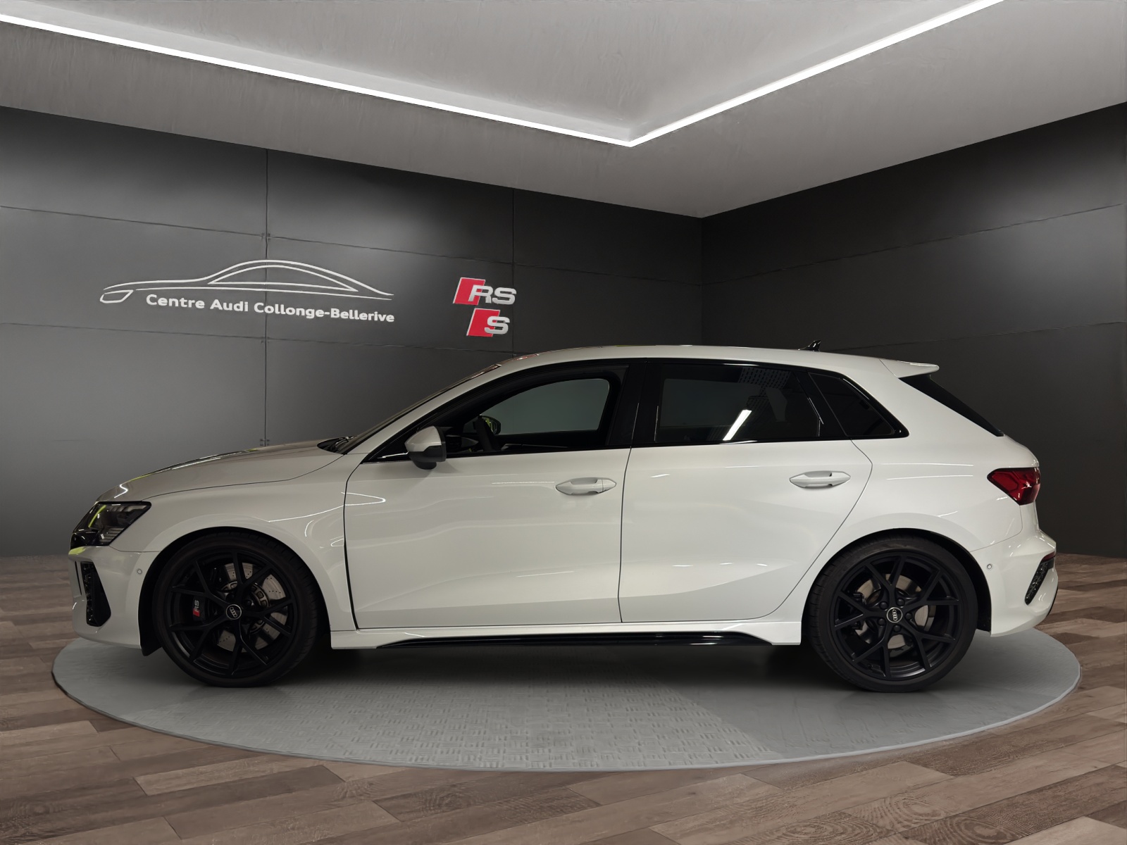 AUDI RS3 Sportback 2.5 TSI quattro S-tronic-showroom-element-2
