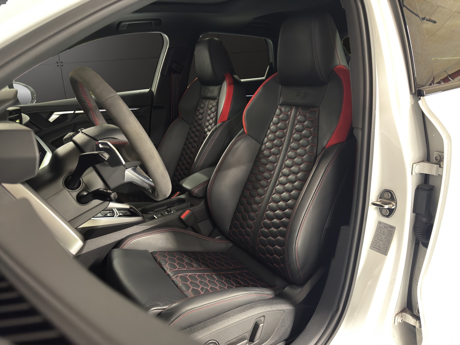 AUDI RS3 Sportback 2.5 TSI quattro S-tronic-image-9