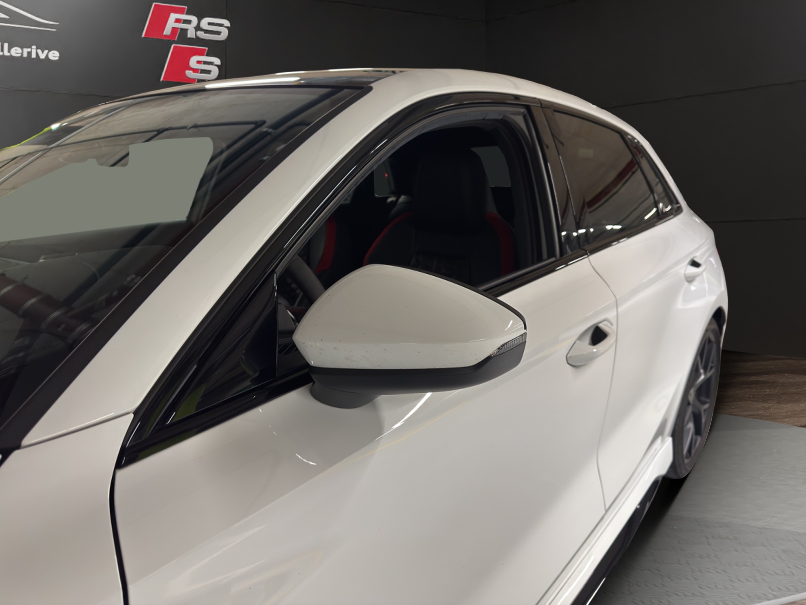 AUDI RS3 Sportback 2.5 TSI quattro S-tronic-image-19