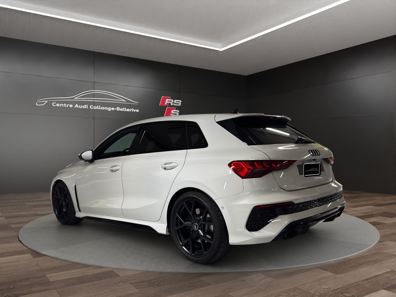 AUDI RS3 Sportback 2.5 TSI quattro S-tronic-showroom-element-3