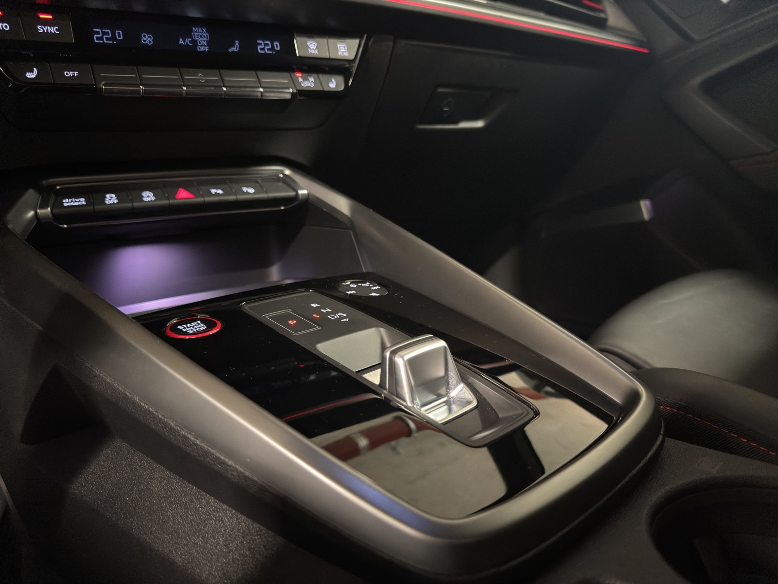 AUDI RS3 Sportback 2.5 TSI quattro S-tronic-image-13