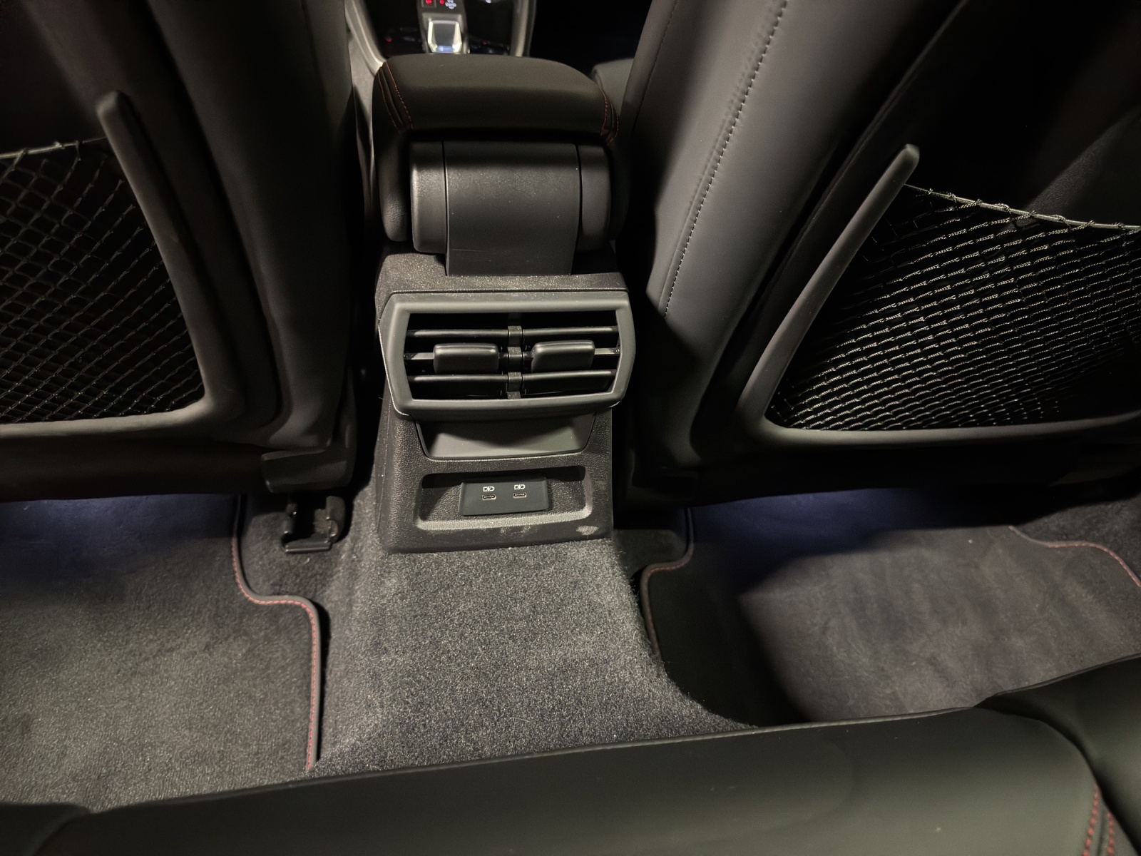 AUDI RS3 Sportback 2.5 TSI quattro S-tronic-image-14