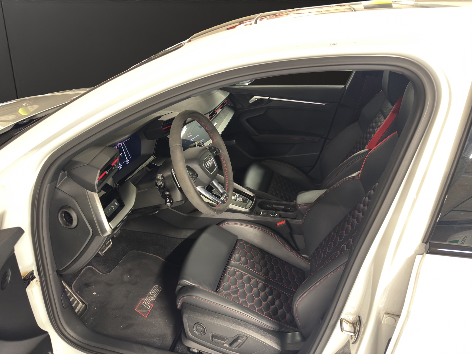 AUDI RS3 Sportback 2.5 TSI quattro S-tronic-image-8