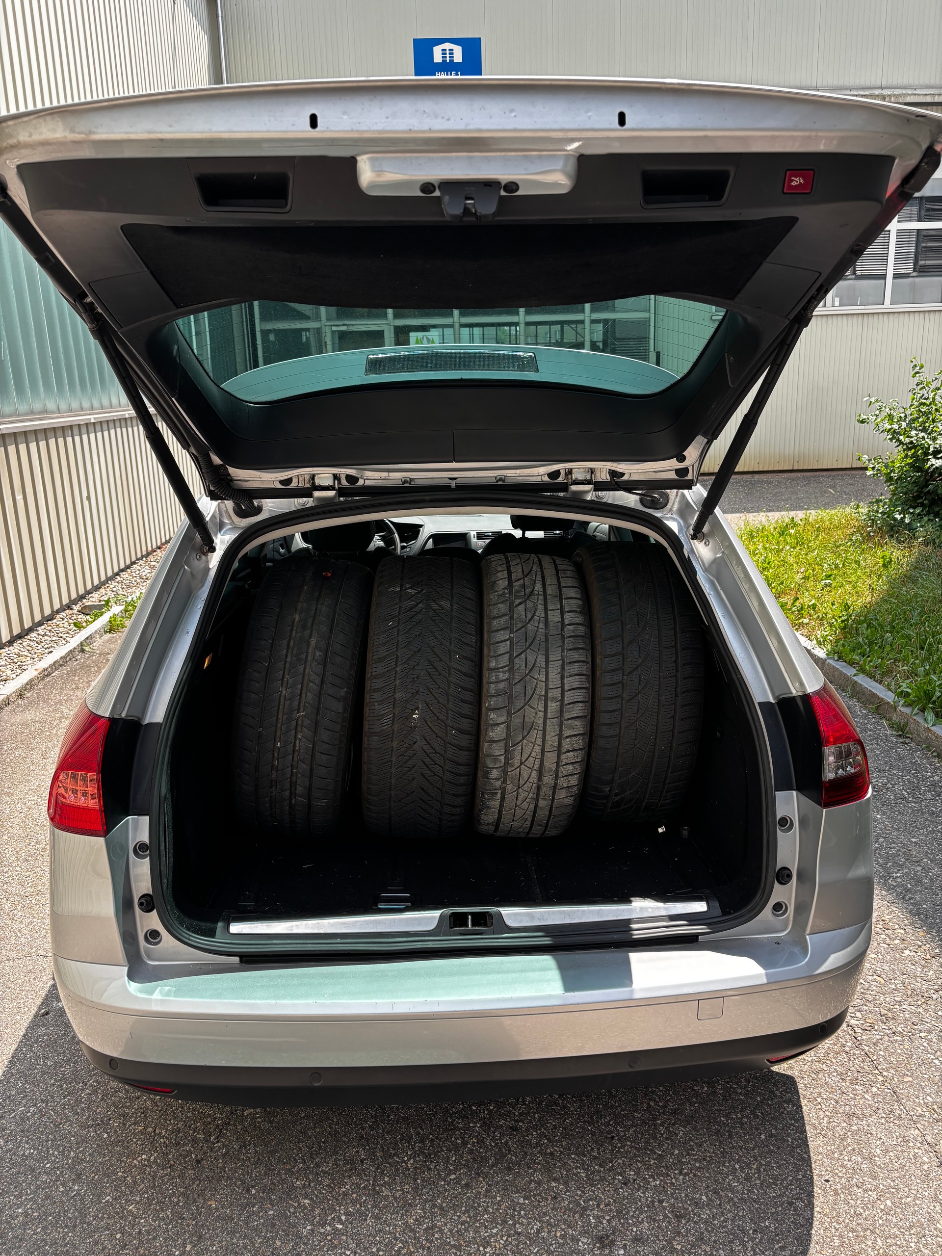 CITROEN C5 Tourer 2.7 HDi V6 Dynamique+ Automatic-image-12