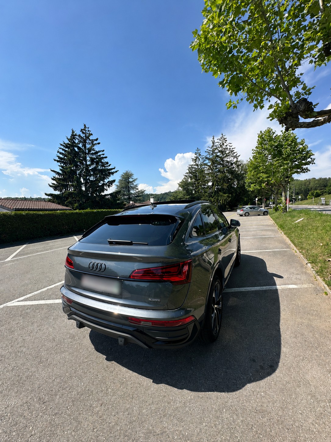 AUDI 2.0 40 TDI Black Edition quattro S-Tronic-image-1