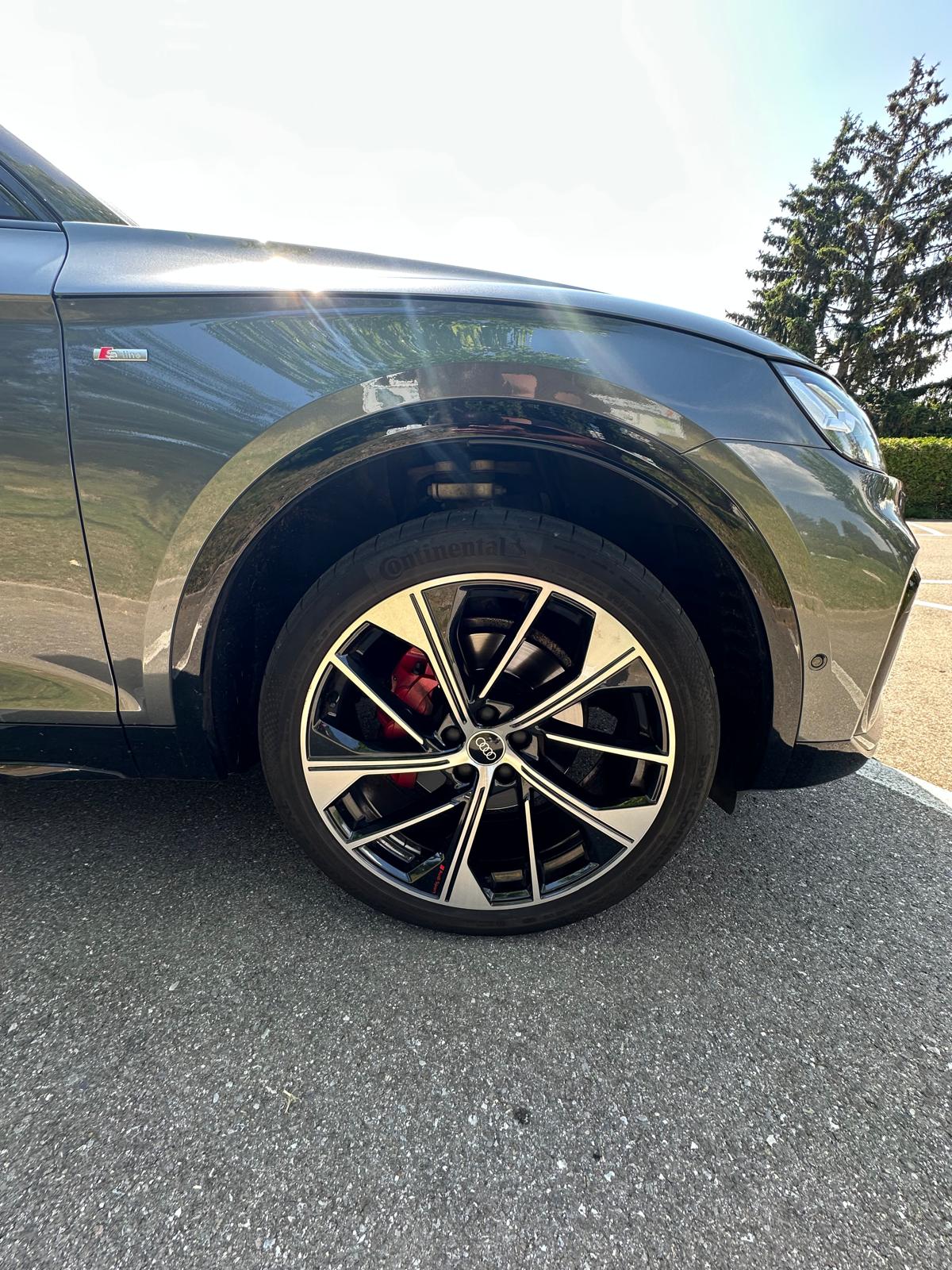 AUDI 2.0 40 TDI Black Edition quattro S-Tronic-image-2