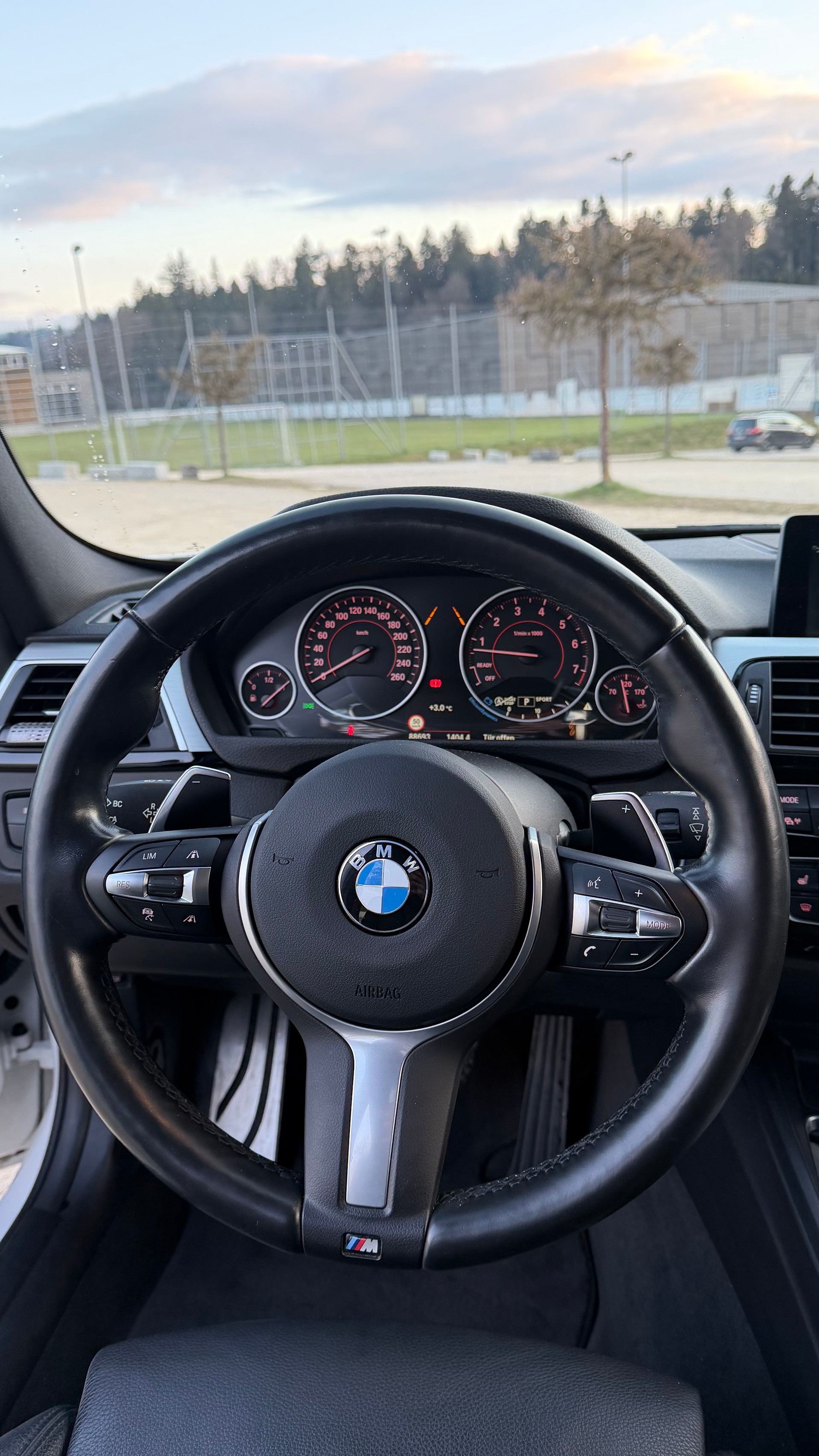 BMW 340i xDrive-image-5