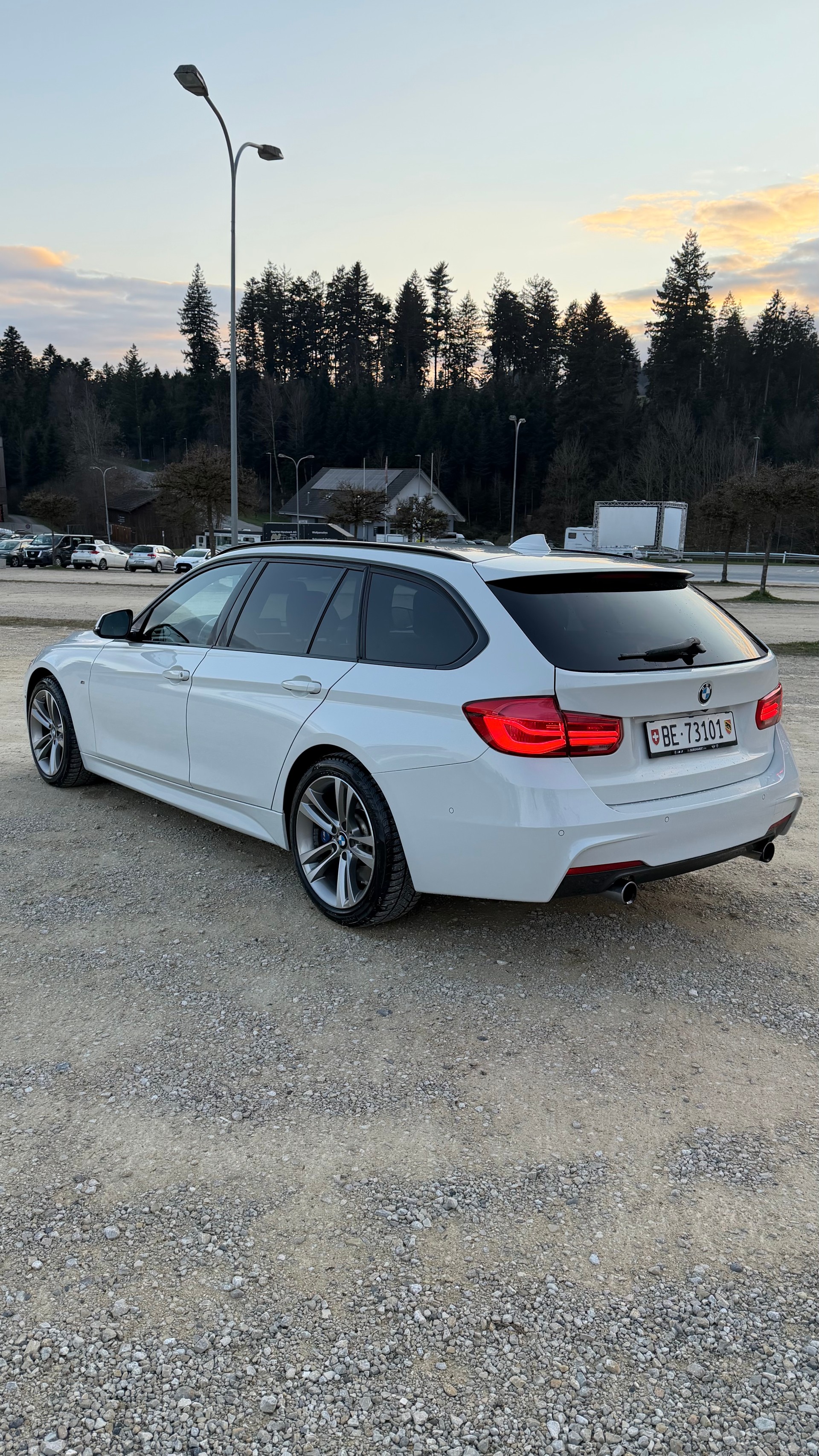 BMW 340i xDrive-image-3