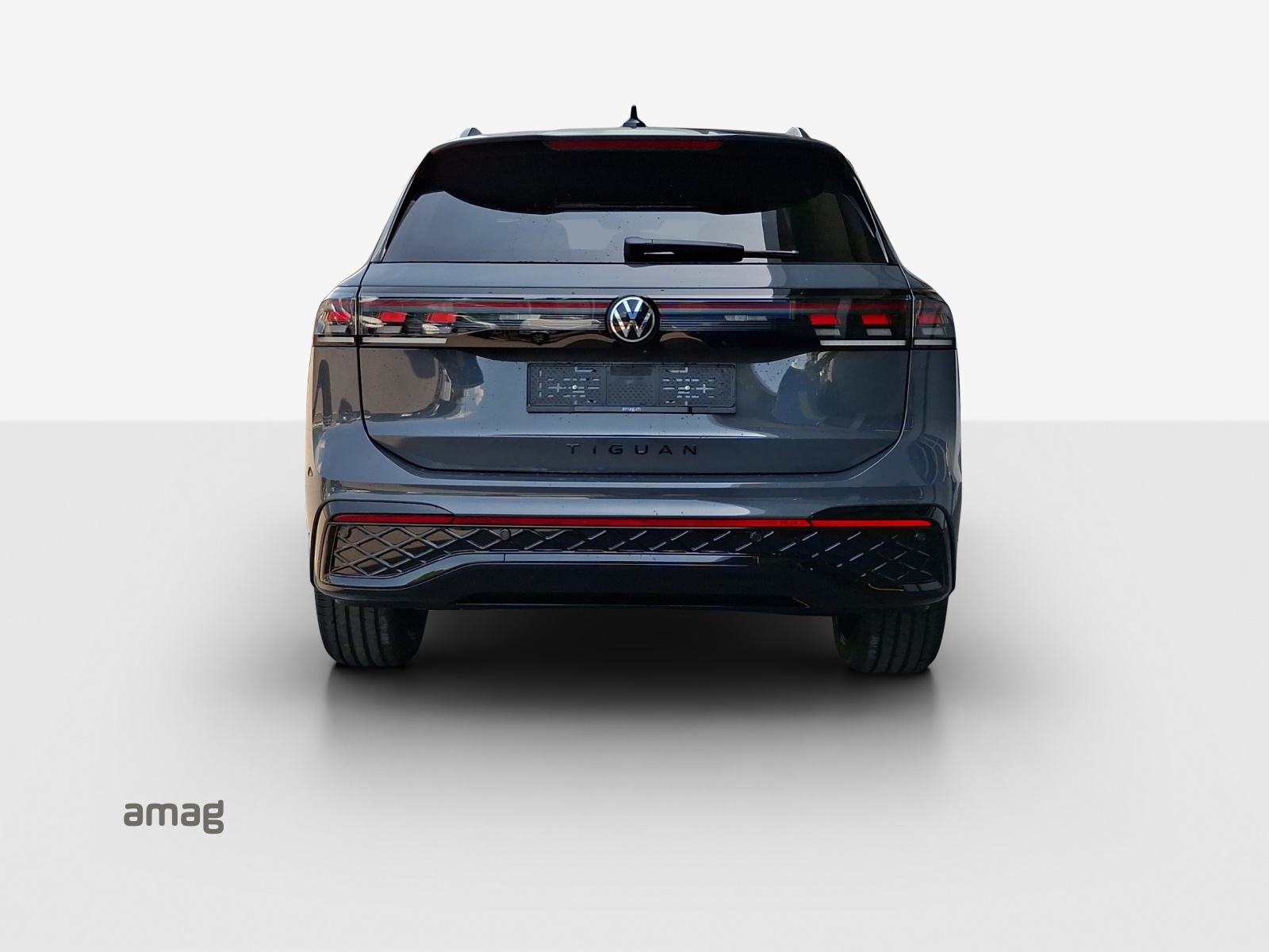 VW Tiguan 2.0 TSI DSG R-Line 4Motion-image-3