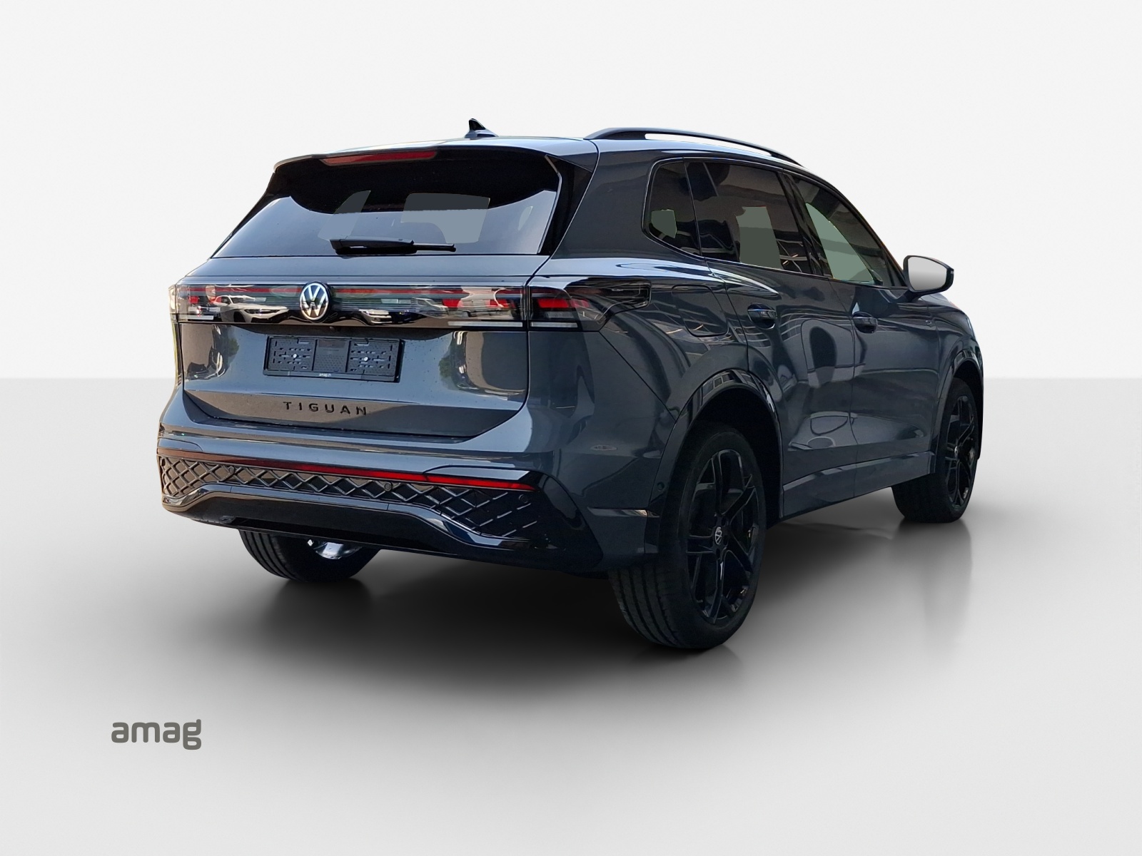 VW Tiguan 2.0 TSI DSG R-Line 4Motion-image-4