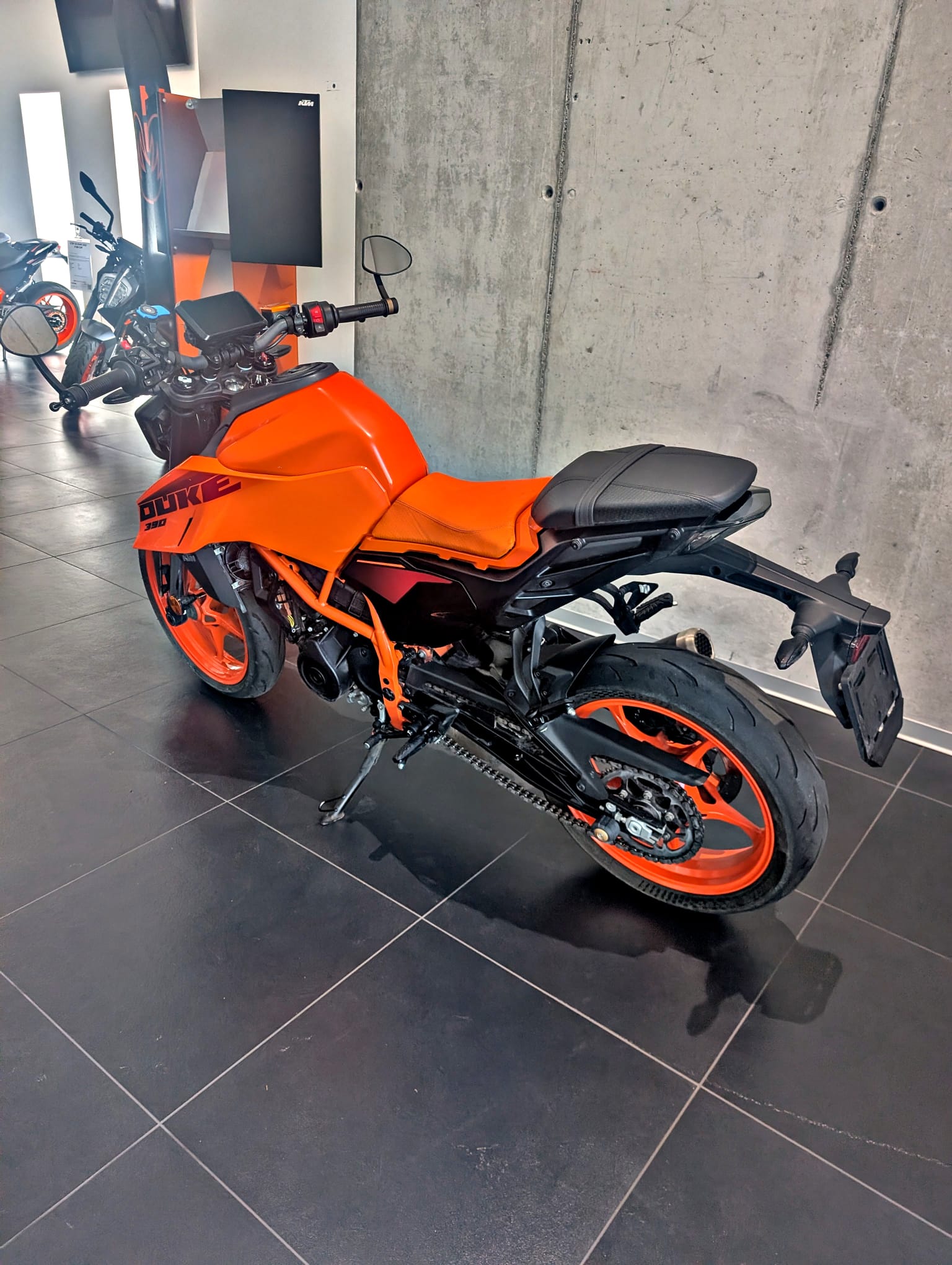 KTM 390 Duke-image-6