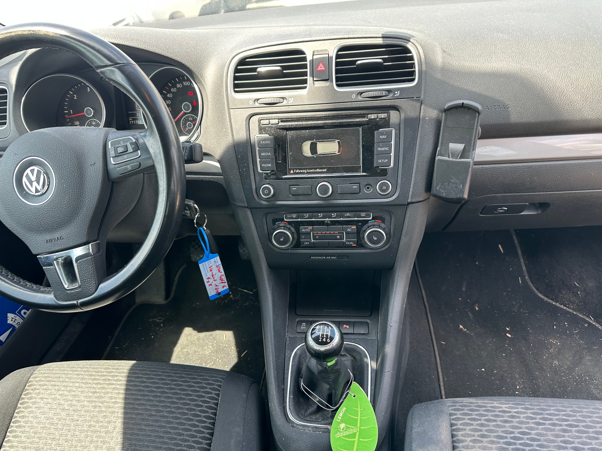 VW Golf Variant 1.6 TDI Comfortline 4Motion-image-5